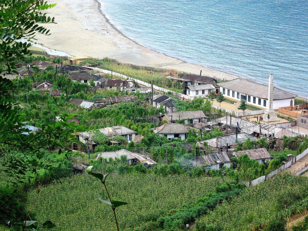 1024x768 North Korea Mt Korean Fishing Village, Download Wallpaper