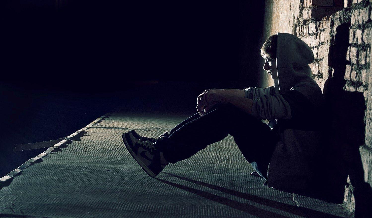 1499x880 I M Alone Boy Wallpaper