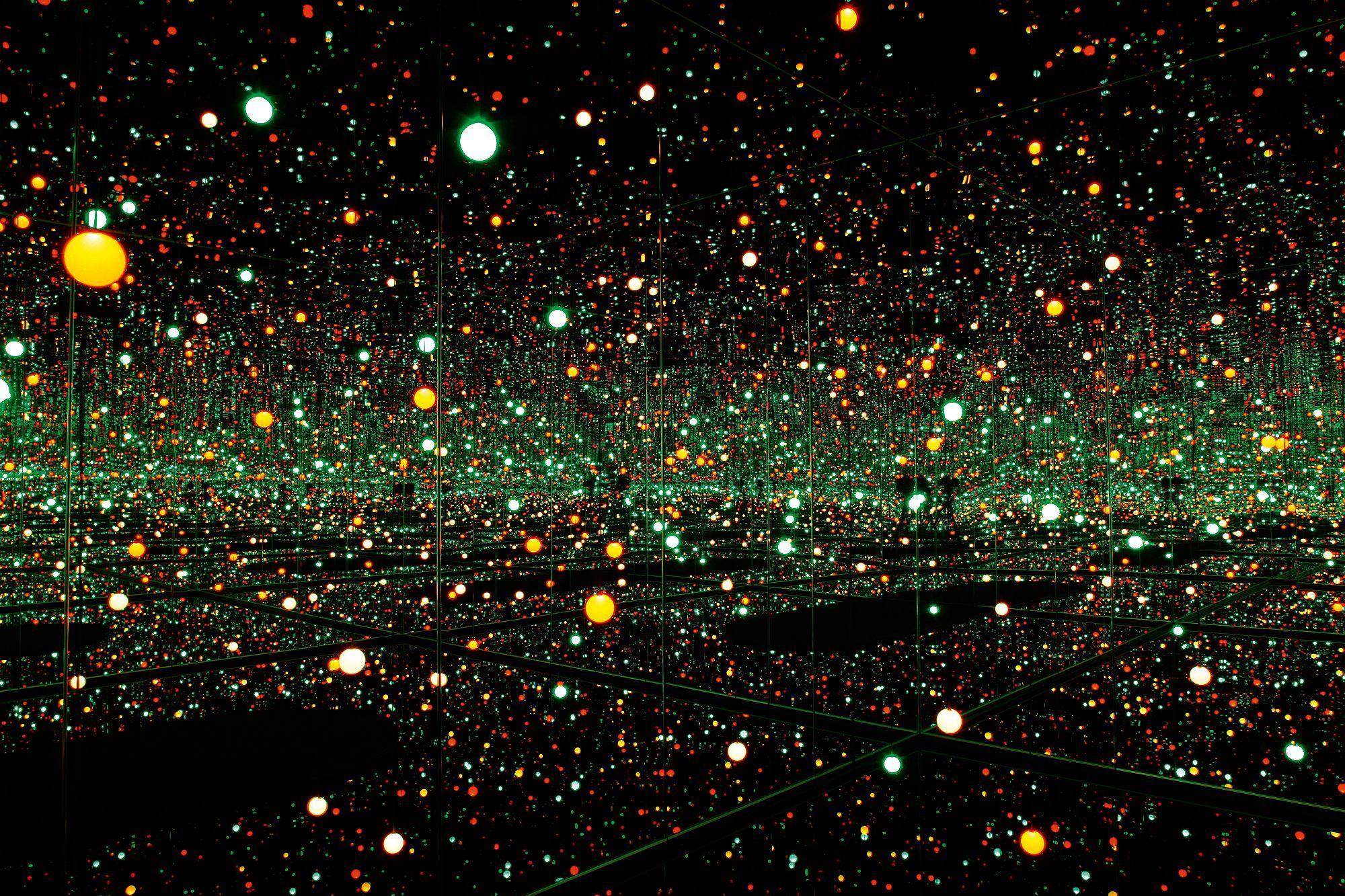 2000x1333 (Hình ảnh JPEG, 2000x1333 pixel) - Được chia tỷ lệ (42%).  Phòng gương vô cực, Yayoi kusama, Phòng vô cực