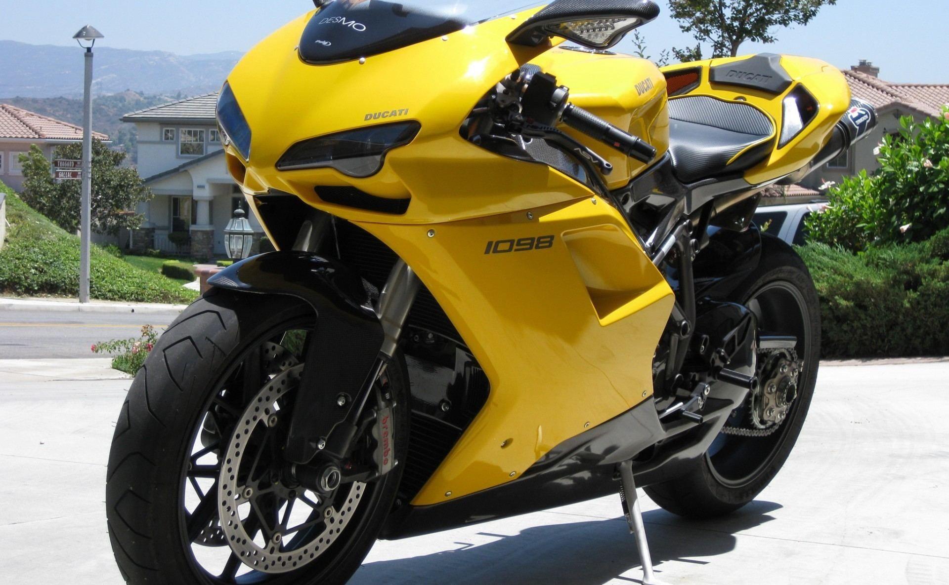 1920x1185 Ducati 1098 Yellow wallpaper