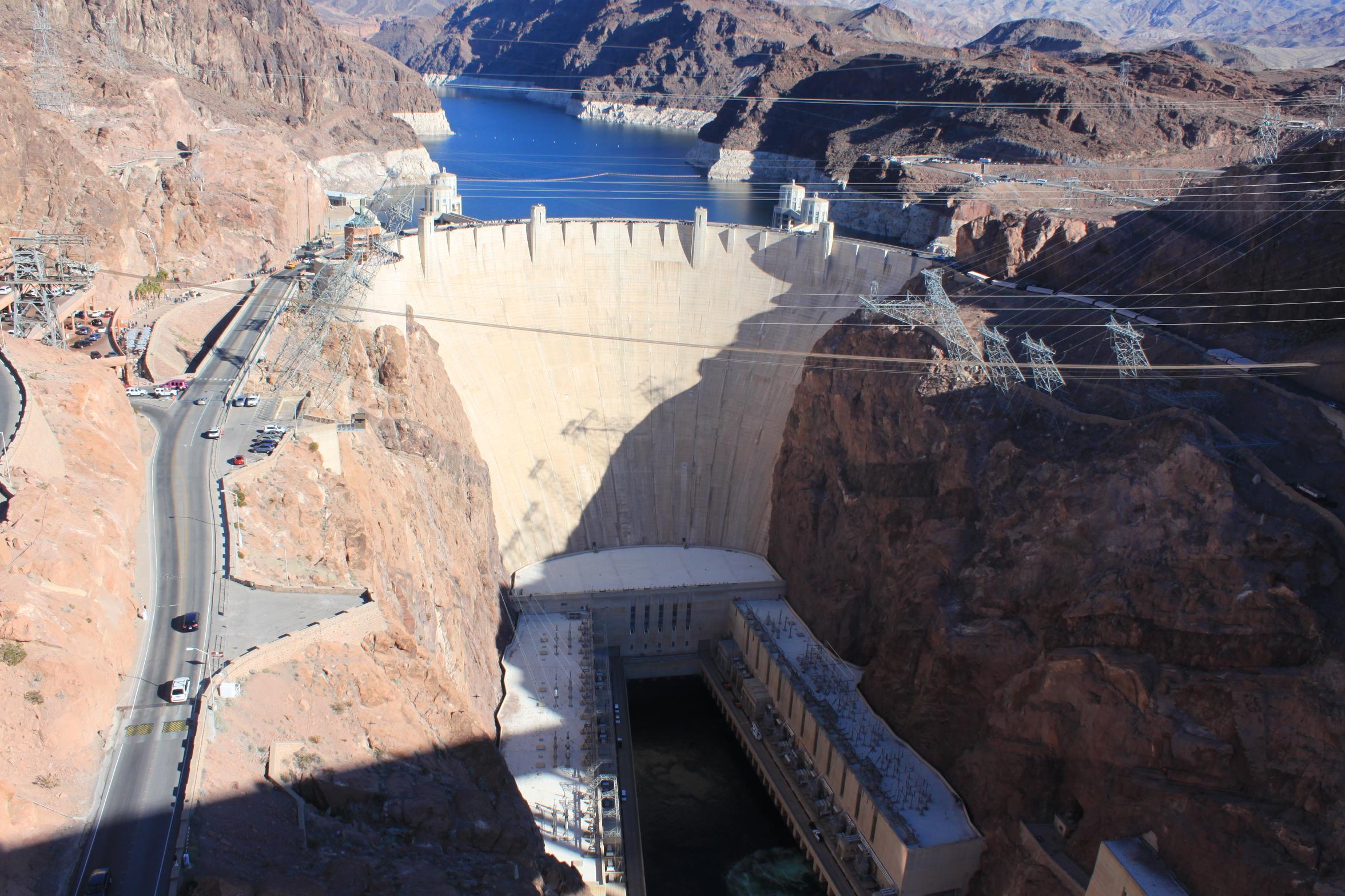 2352x1568 Hoover Dam Wallpaper