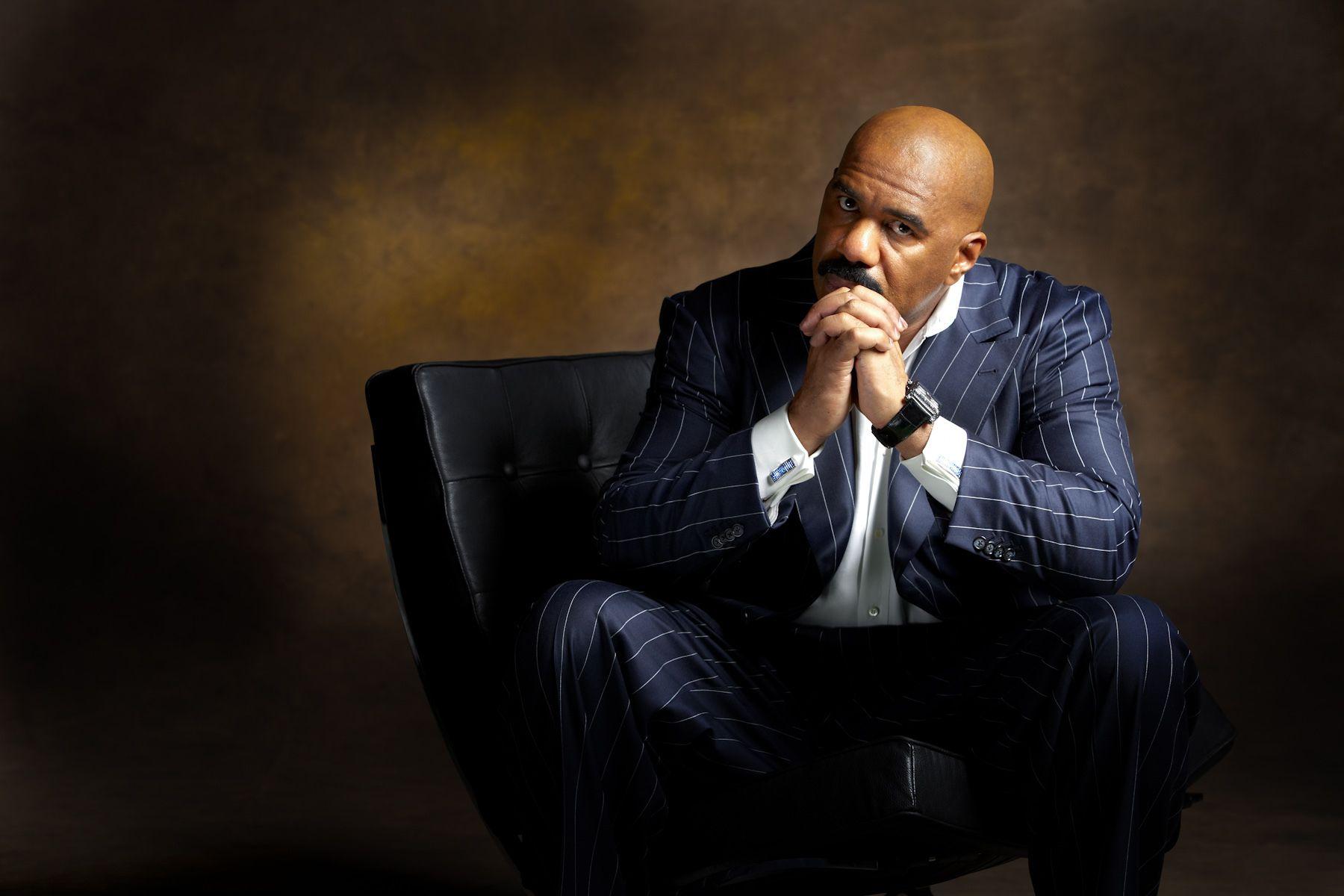 1800x1200 Evander Holyfield in blue suit wallpaper and image, picture, photo