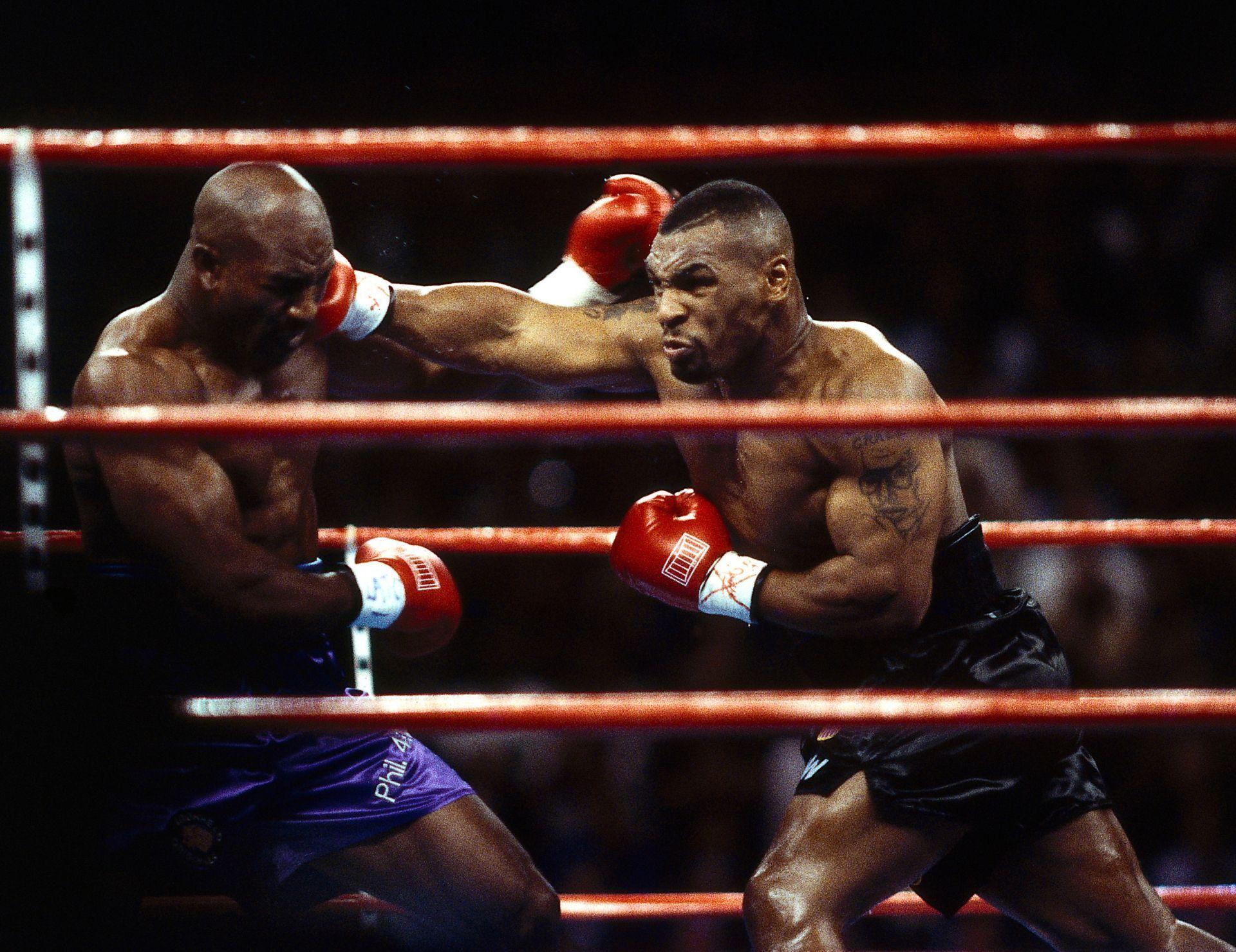 1920x1479 Evander Holyfield vs Mike Tyson. Neil Leifer #boxing #mike #tyson #boxing. Mike tyson, Evander, Mike tyson quotes