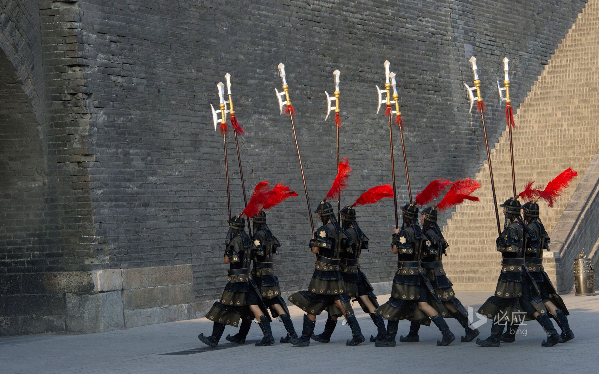 1920x1200 Soldiers wearing Qin costumes at the ancient city wall of Xi'an, Shaanxi Wallpaper