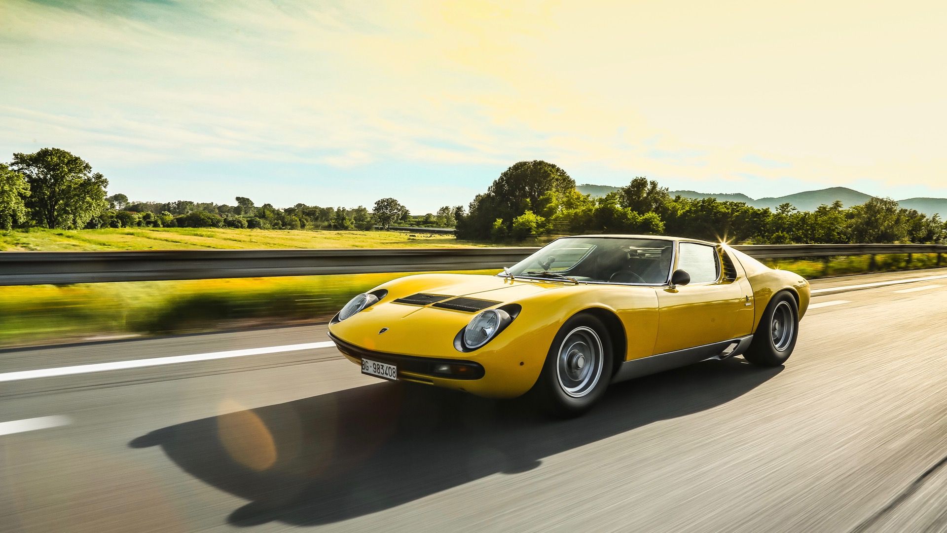 1920x1080 The Lamborghini Miura SV is now 50 years old