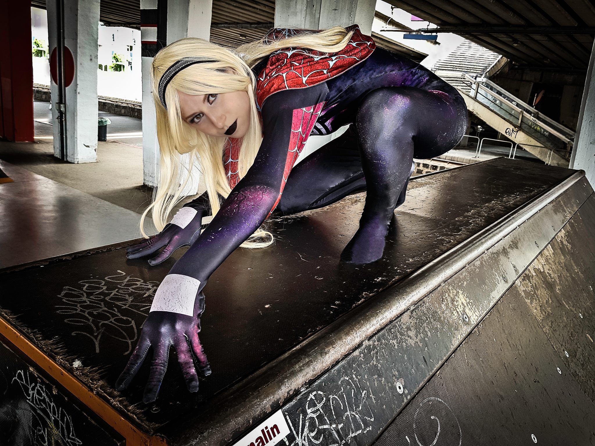 2048x1536 Gwenom: From Heniko Cosplay