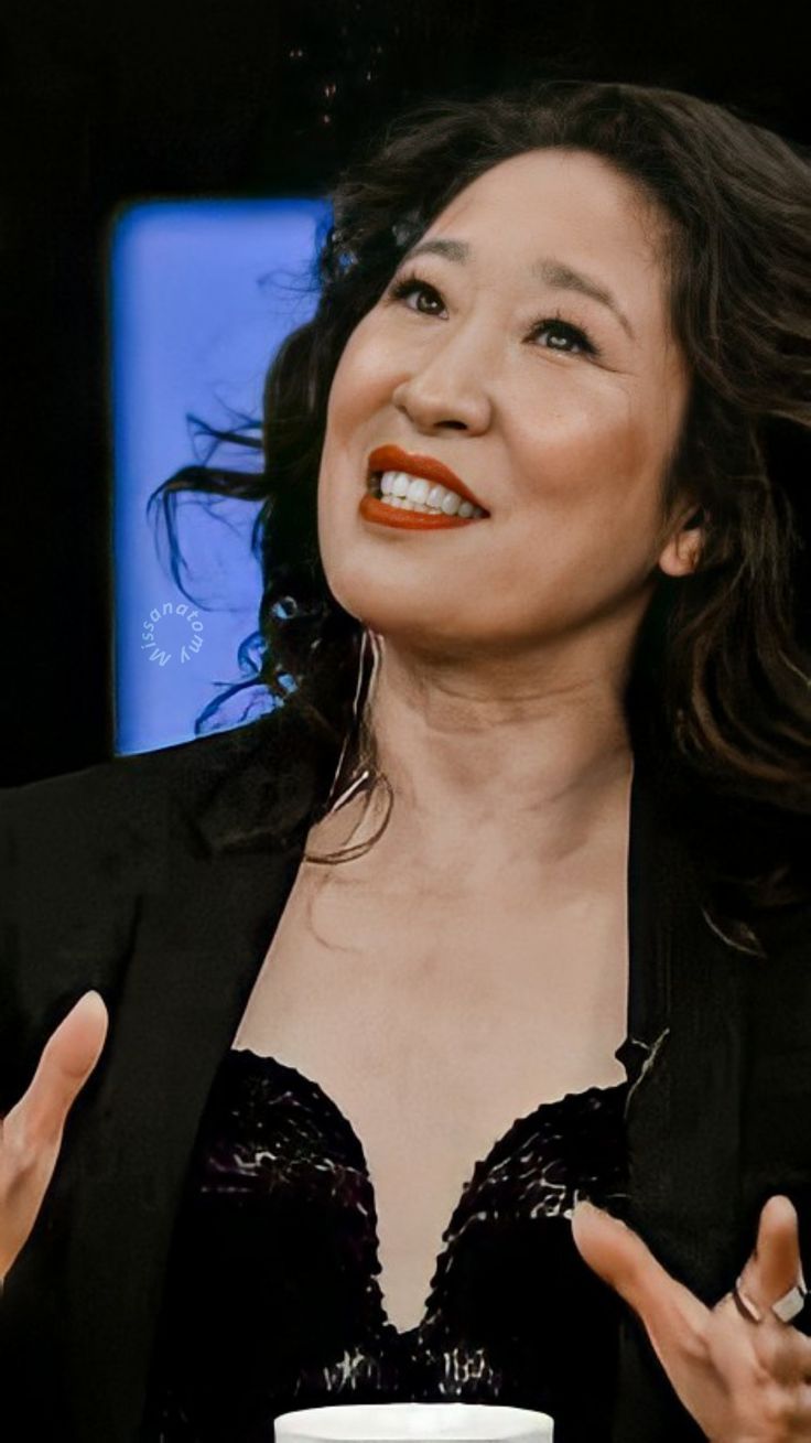 736x1309 Wallpaper Sandra Oh