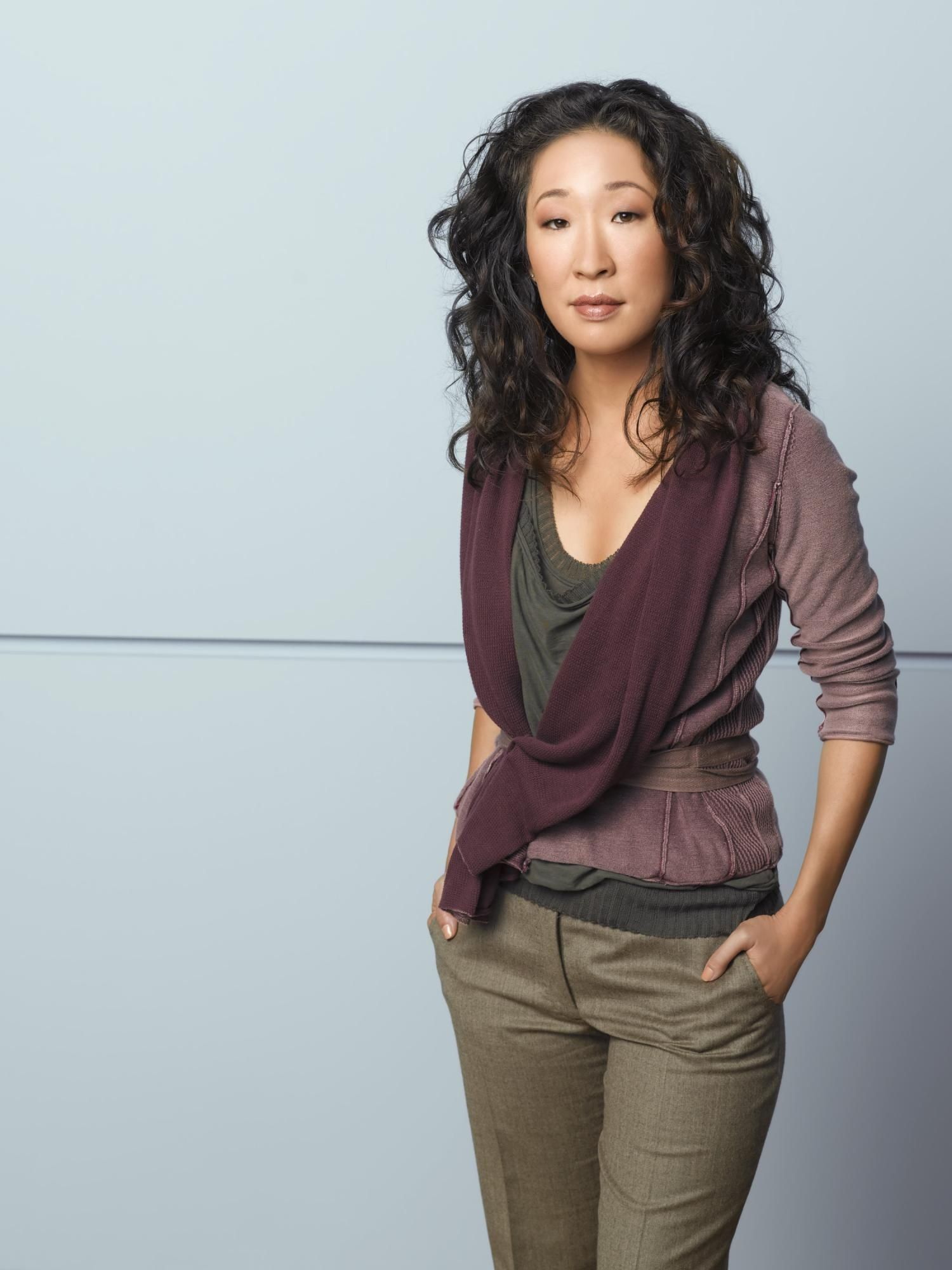 1500x2000 Sandra Oh Wallpaper