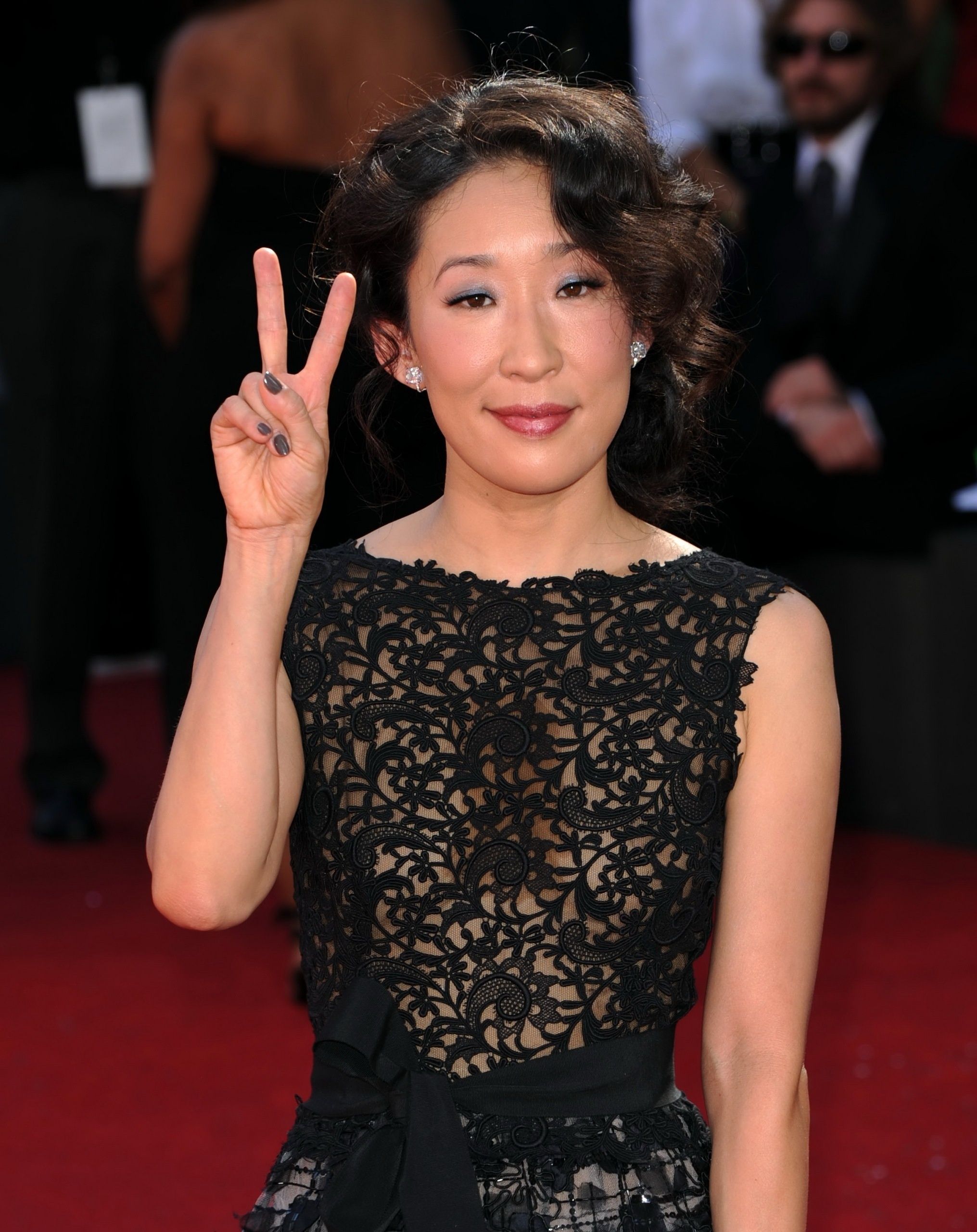 2031x2560 Sandra Oh Wallpaper