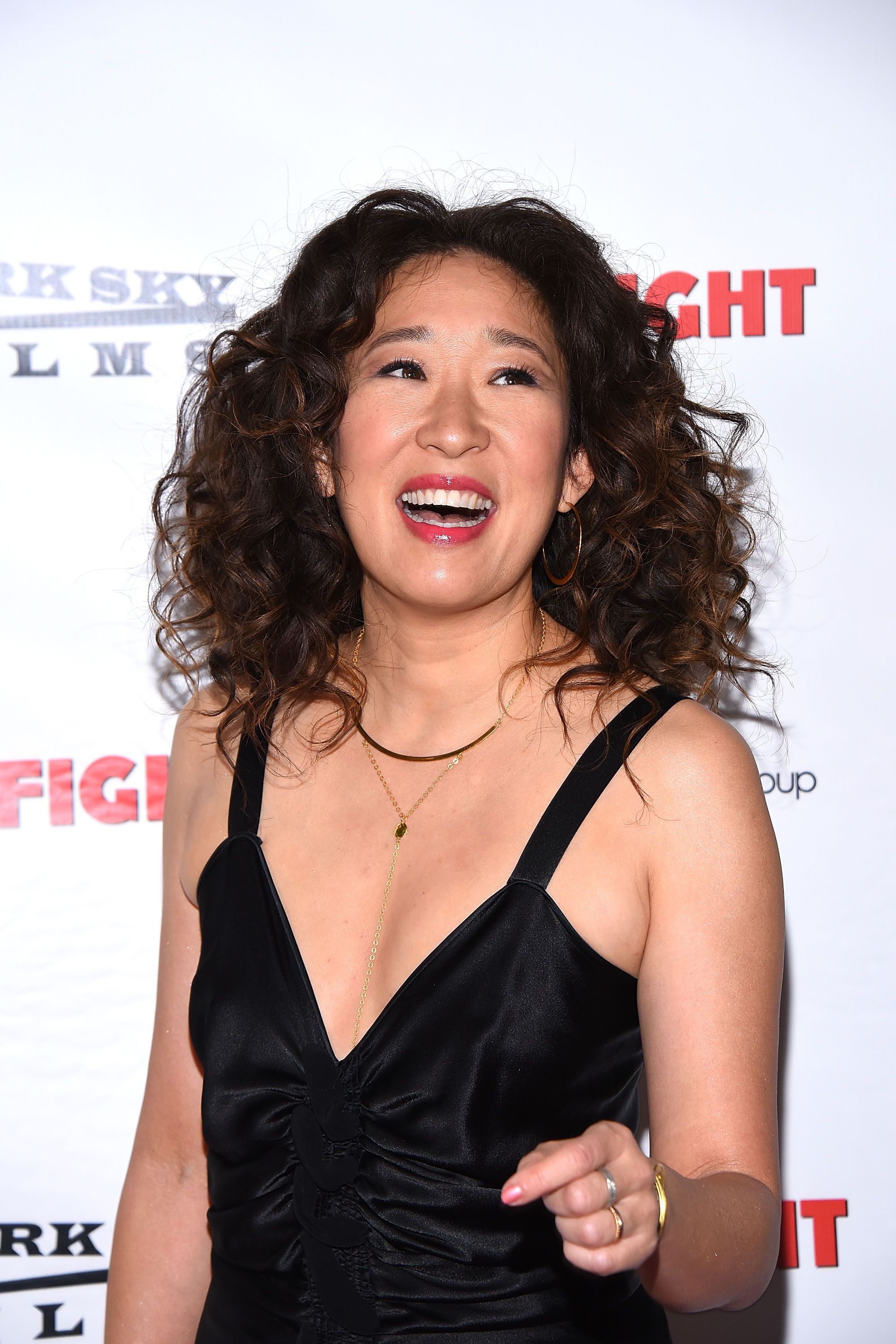 2000x3000 Sandra Oh Wallpaper