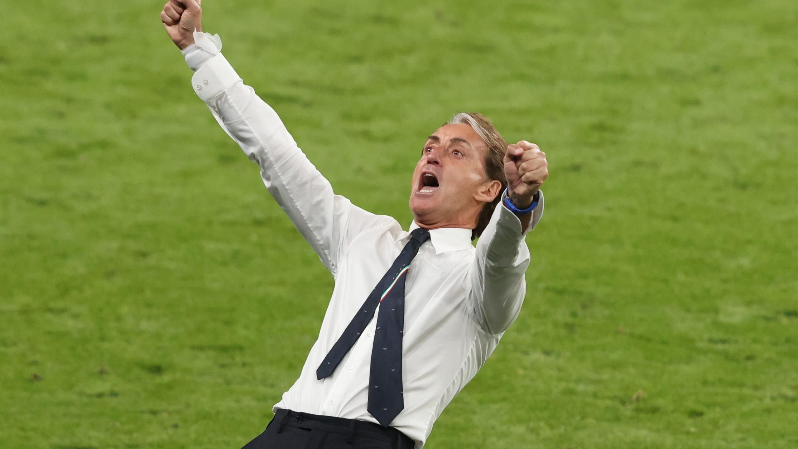 2560x1440 Roberto Mancini Wallpaper