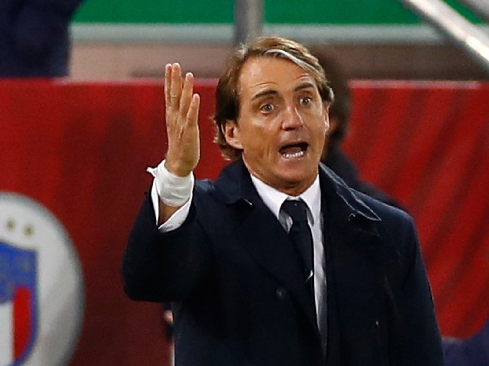 1600x1200 Roberto Mancini Hints he Will Stay Italy Boss Despite World Cup Disaster