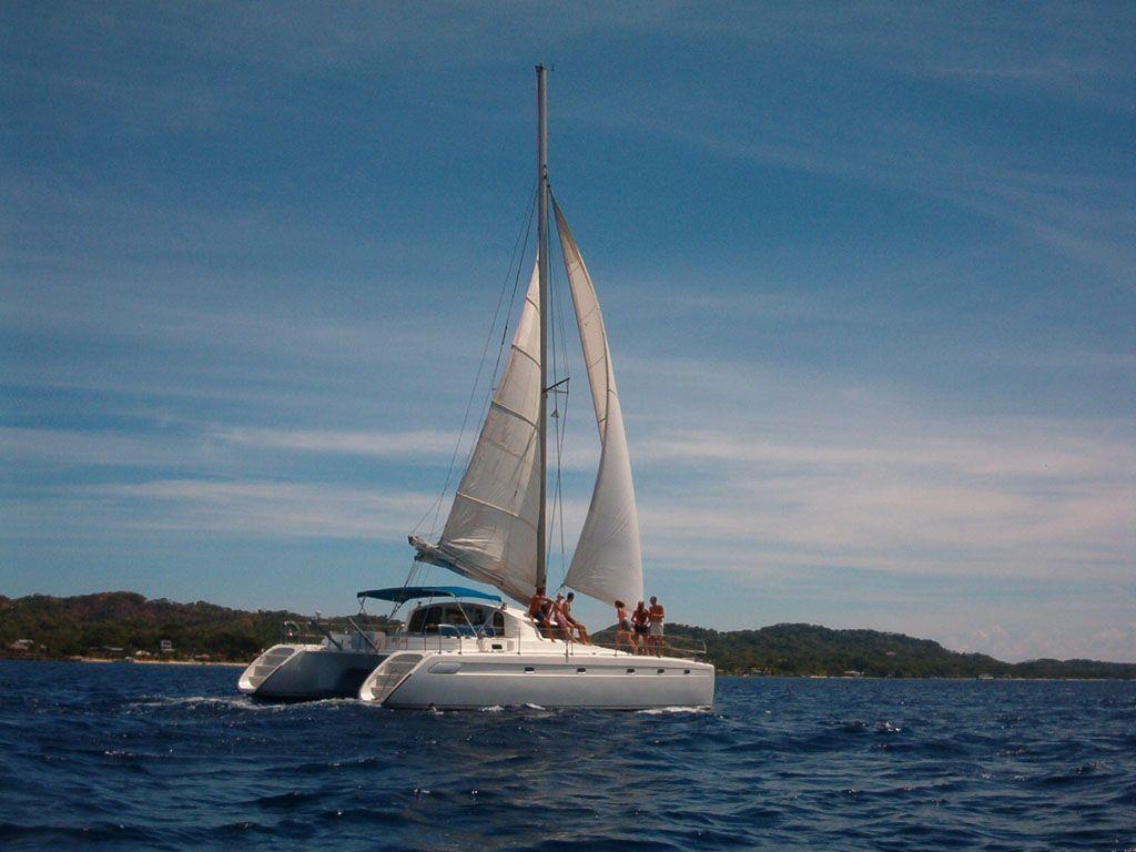 1024x768 Catamaran Wallpaper Background
