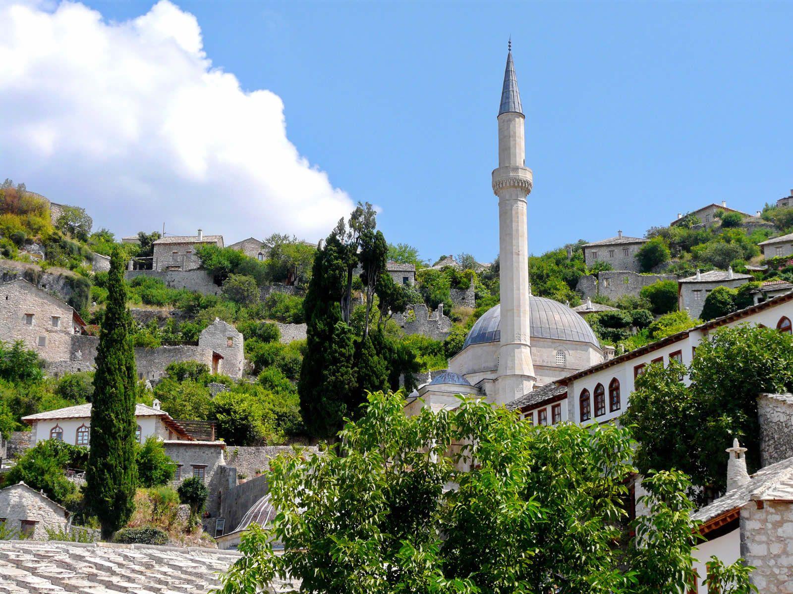 1600x1200 hd windows wallpaper: bosnia and herzegovina greenery and a mosque wallpaper