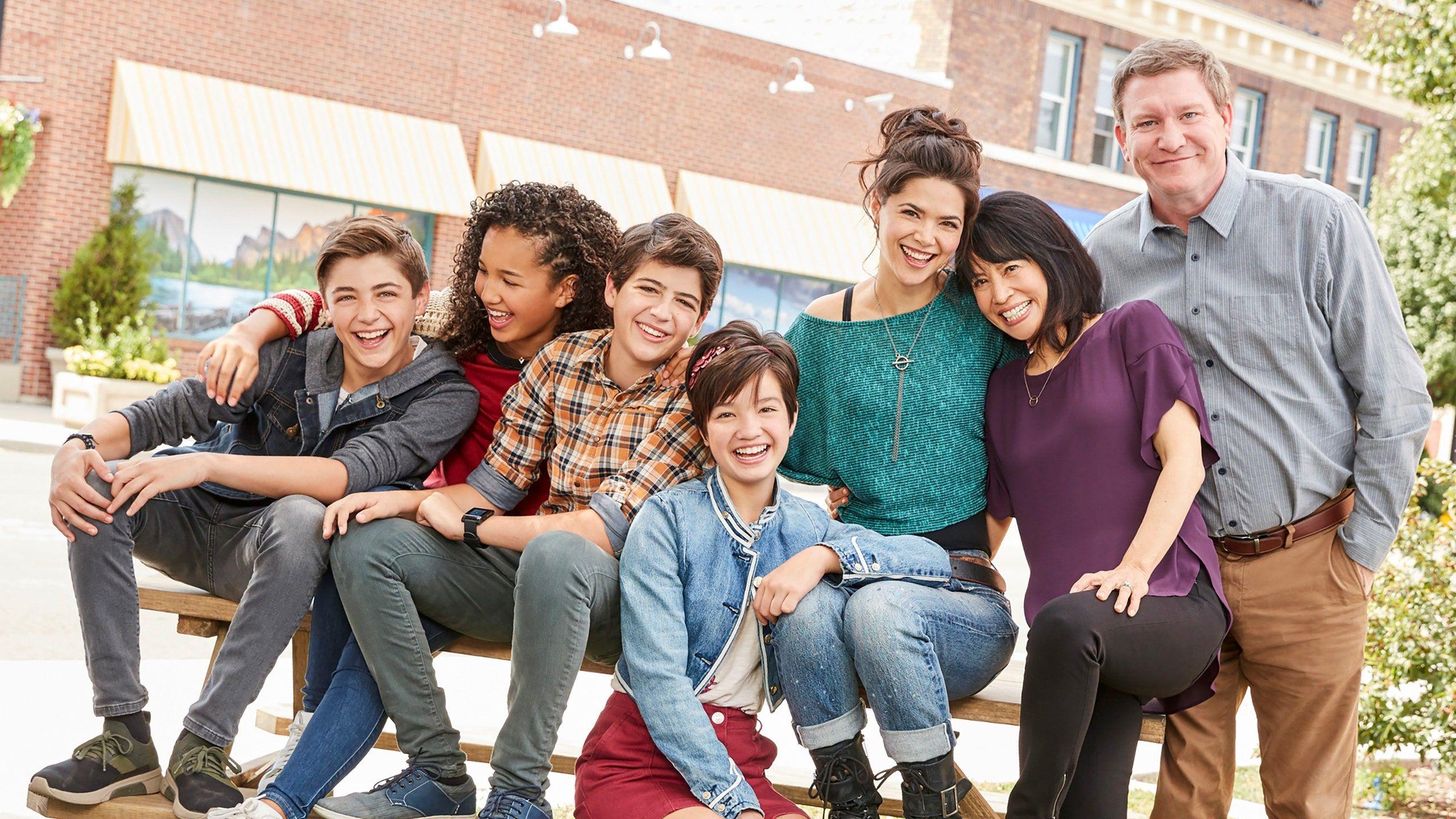 2560x1440 Andi Mack Cast Celebrates Show's Historic GLAAD Award