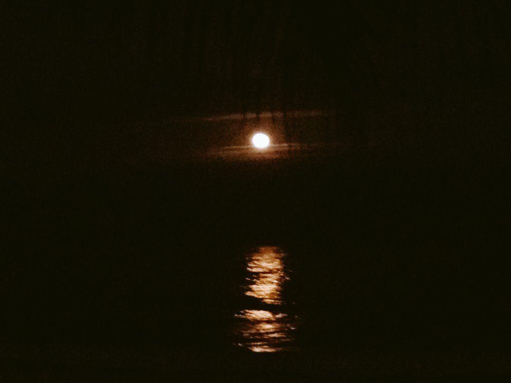 1024x768 SemiColon beach is known for one thing, but away from fumes and social conventions, i witnessed the most beautiful full moon #CamonXClearSelfie