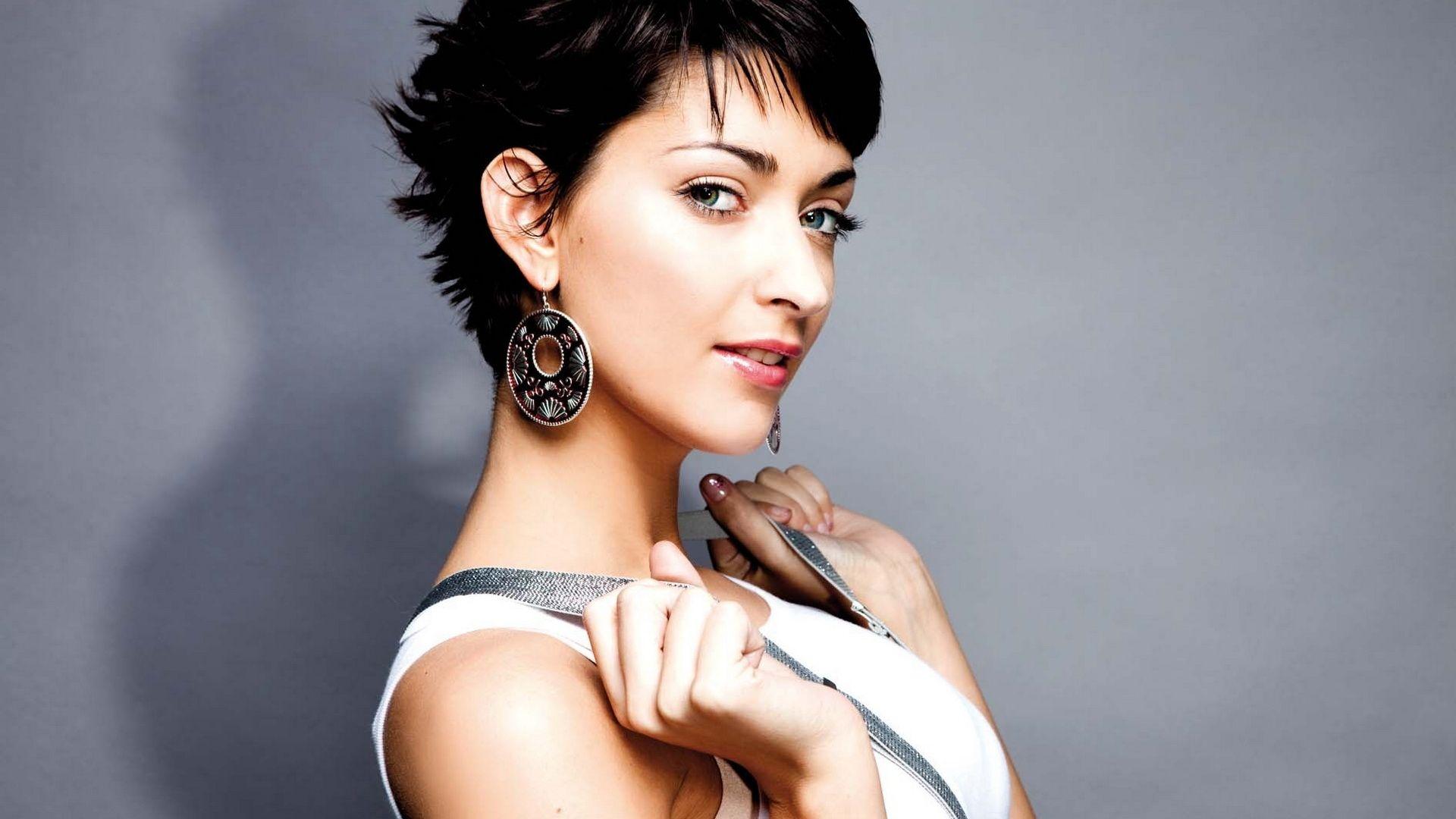 1920x1080 sheryfa luna, girls, earrings Wallpaper, HD Music 4K Wallpaper, Image, Photo and Background