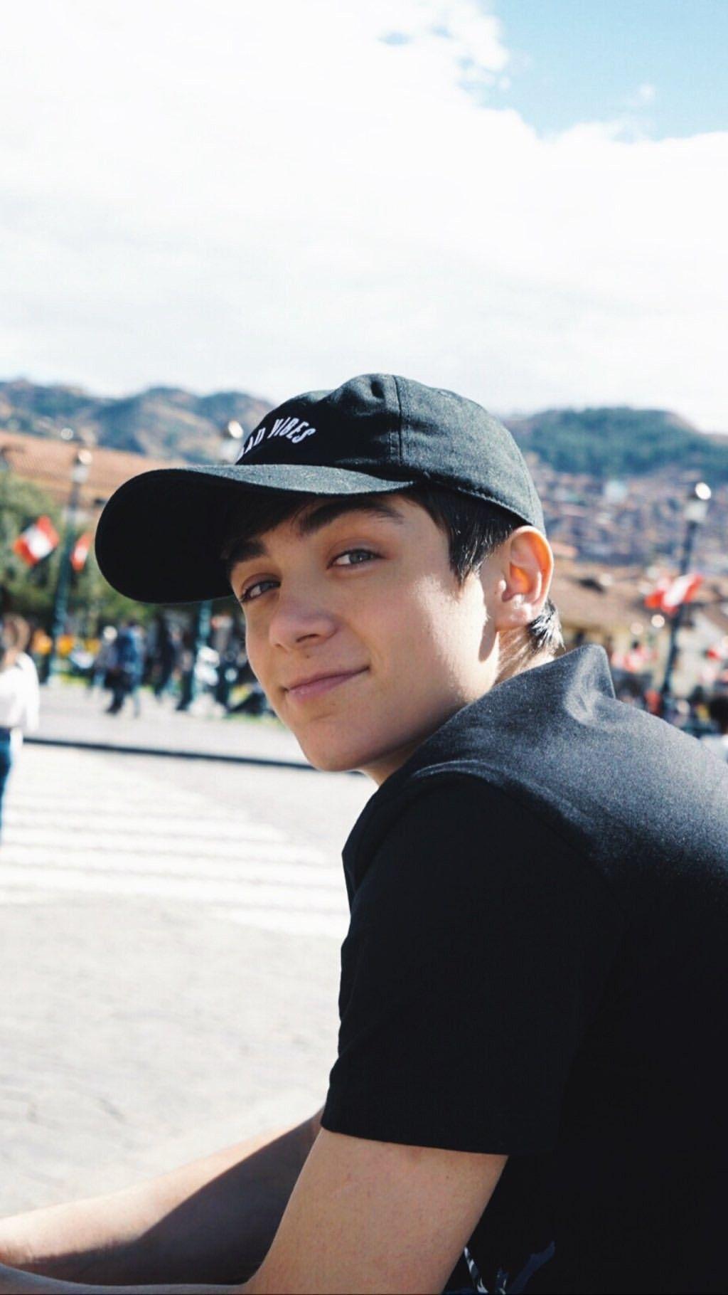 Asher Angel Wallpapers - Top Free Asher Angel Backgrounds - WallpaperAccess