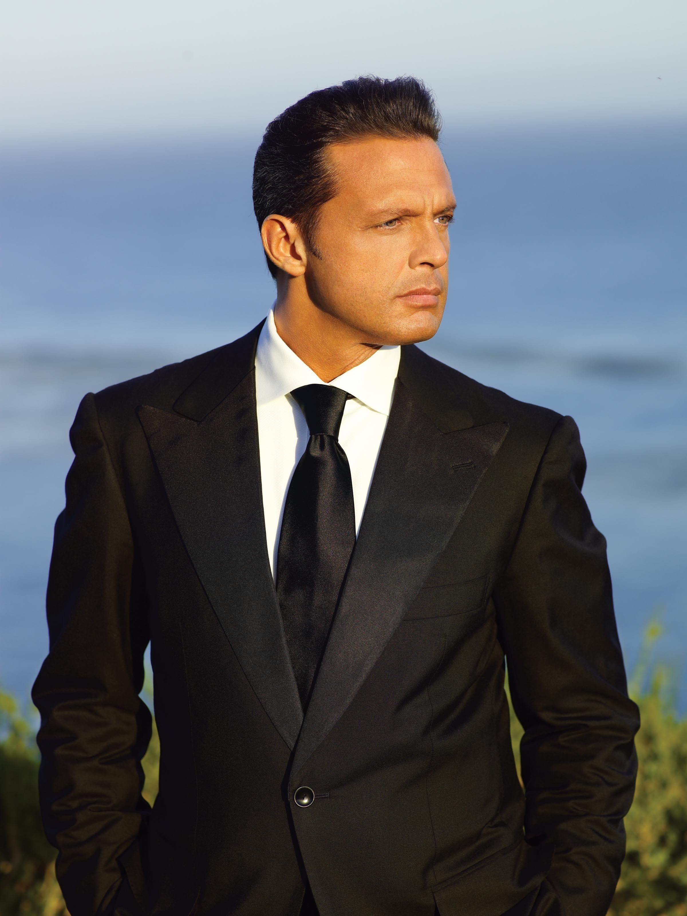2400x3197 Luis Miguel Wallpaper