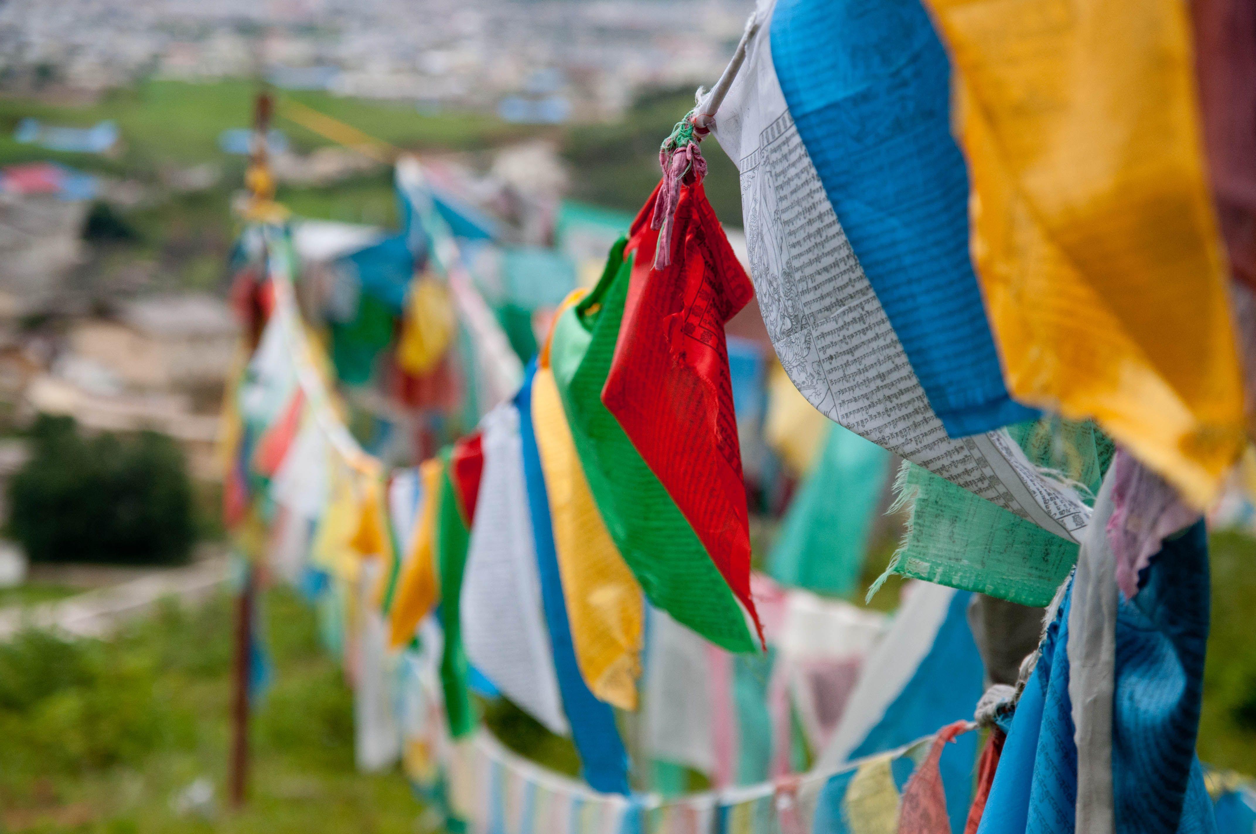 4288x2848 Buddhism. Into the Middle Kingdom
