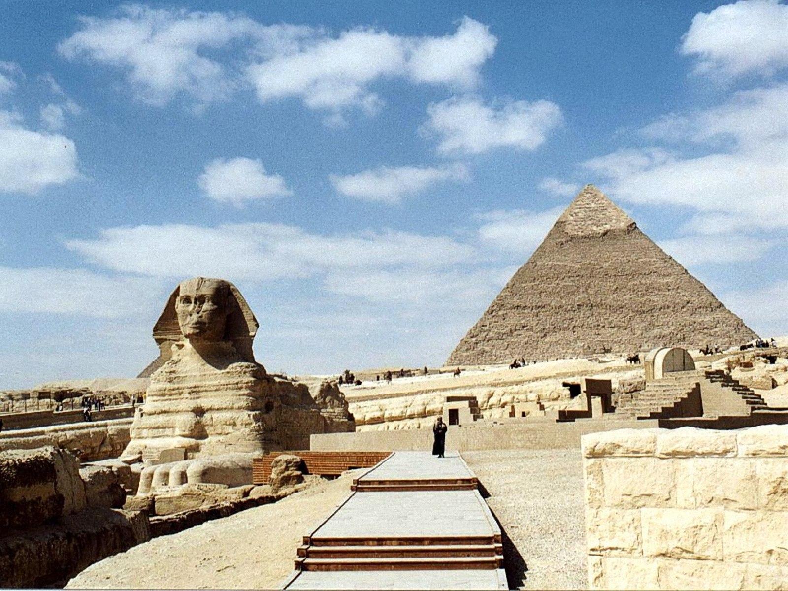 1600x1200 Great Sphinx and Pyramid wallpaper. Great Sphinx and Pyramid stock