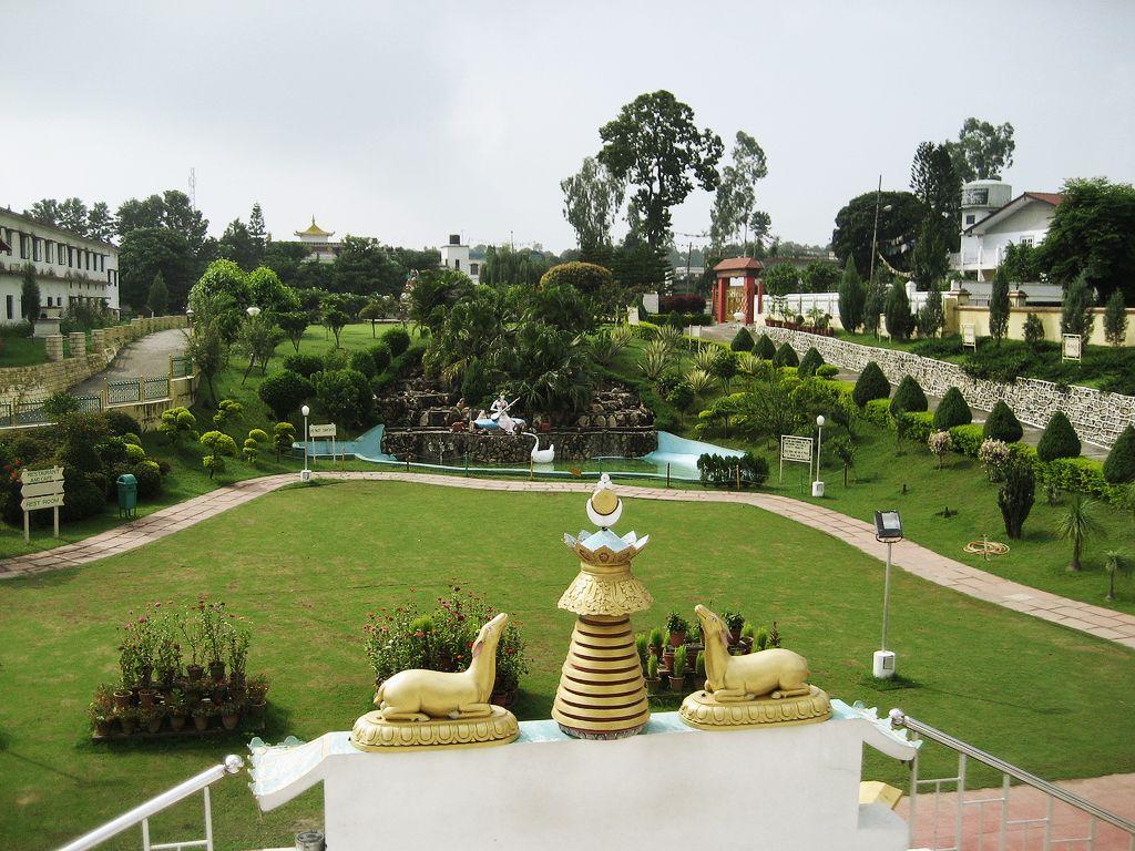 1024x768 Tibetan Buddhist Temple in Dehradun, Photo, History