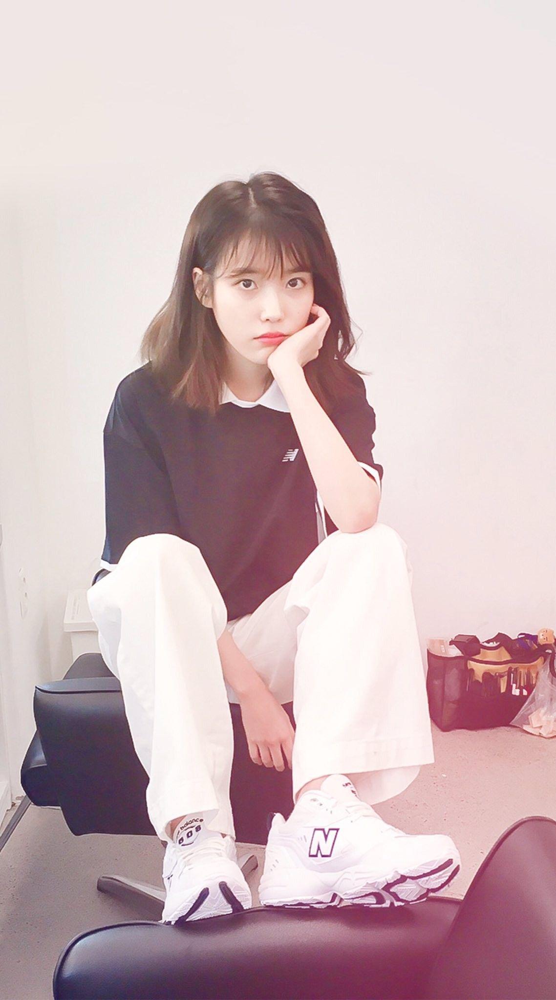 1138x2048 IU #wallpaper #dlwlrma. 연예인, 소녀, 패션