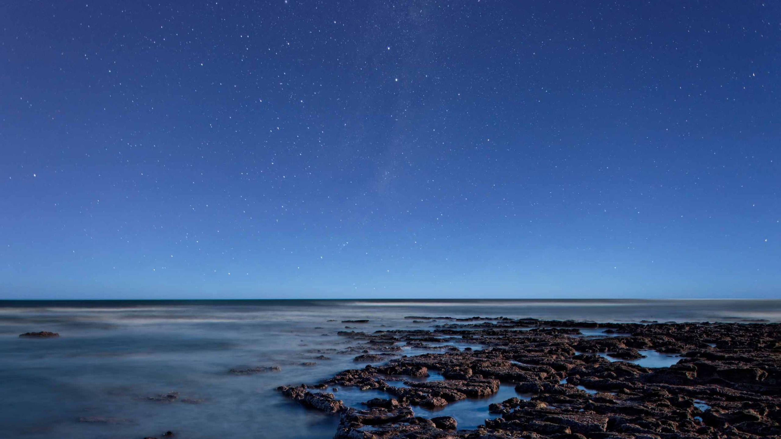 2560x1440 Ocean At Night MacBook Air Wallpaper Download