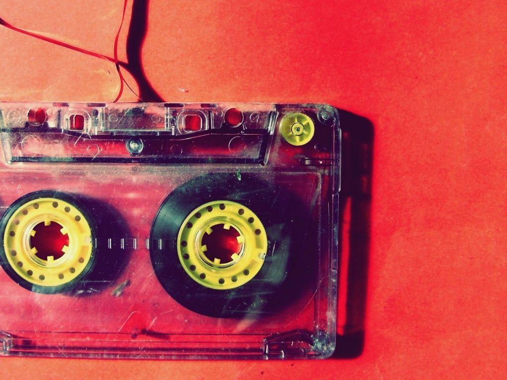 1024x768 Music Cassette HD Desktop Wallpaper. カップル, 恋愛, ジェネレーションギャップ