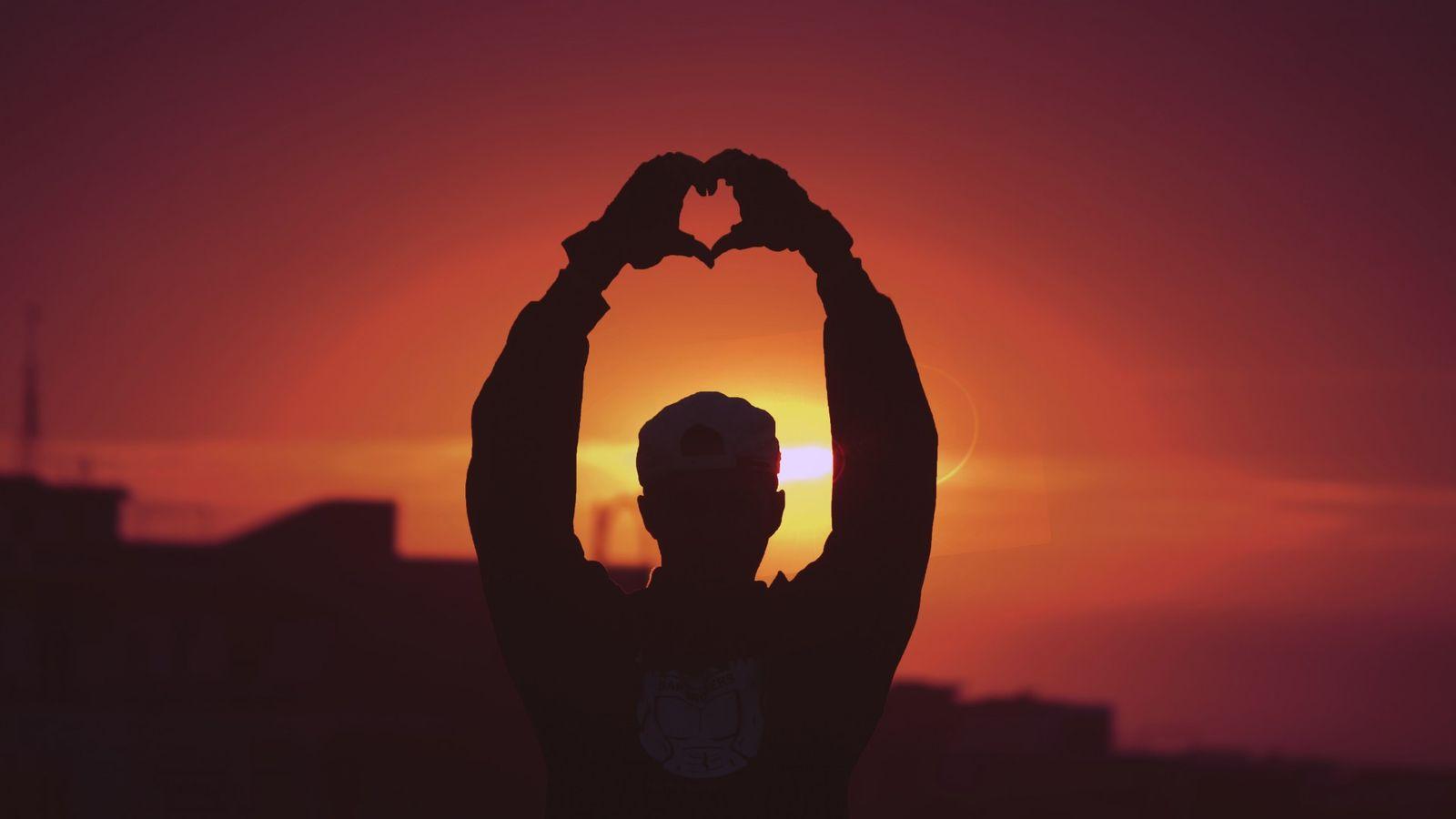 1600x900 Sunset Love Heart Wallpaper
