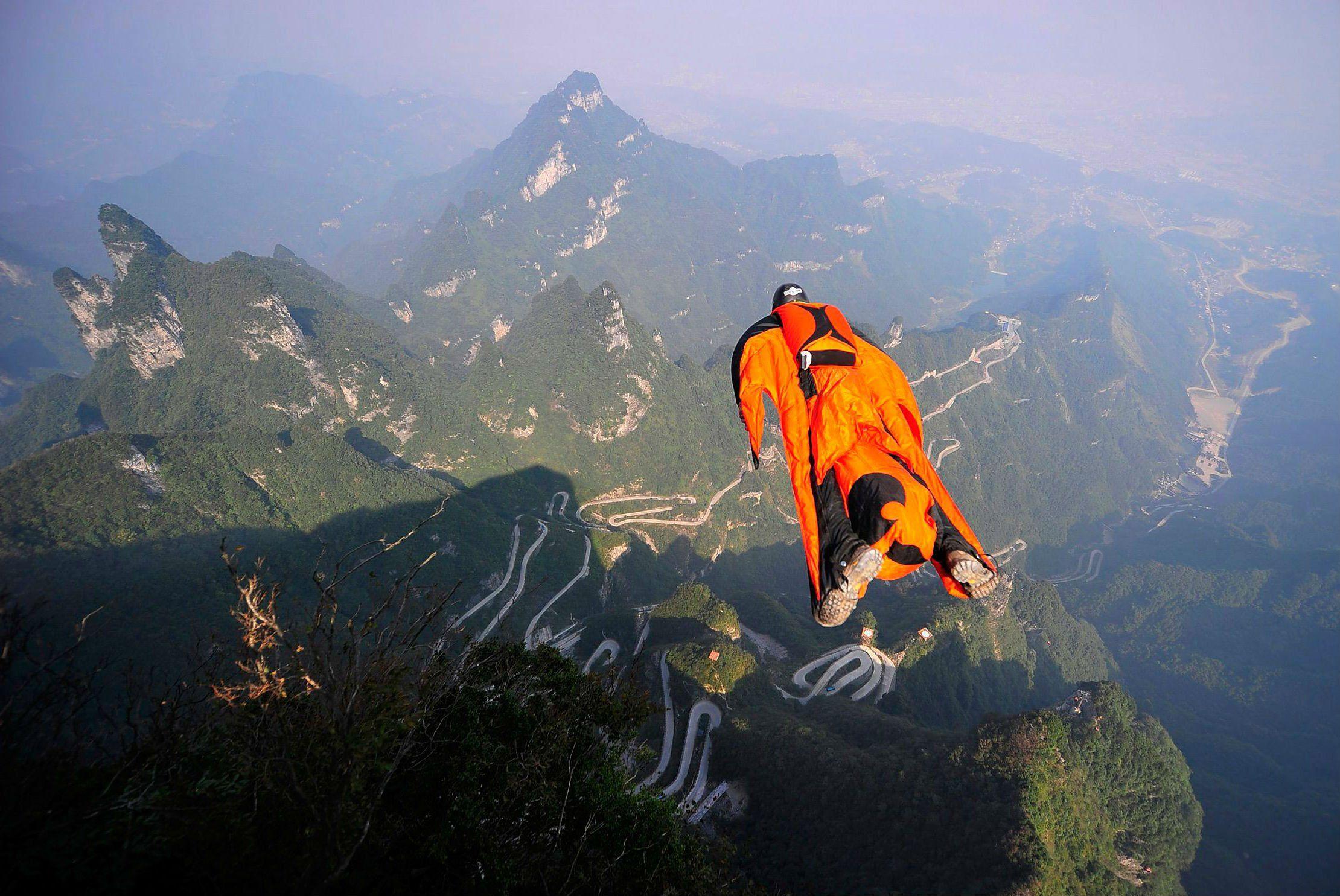 2220x1485 Wingsuit Wallpaper