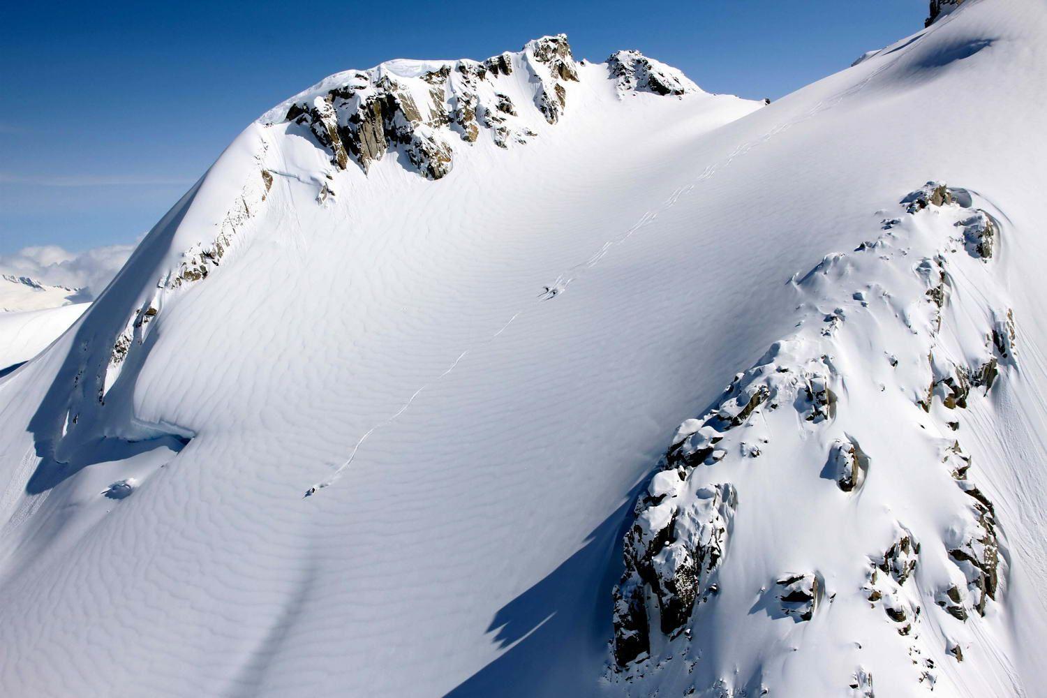 1500x1000 Heli Skiing The Pantheon Range