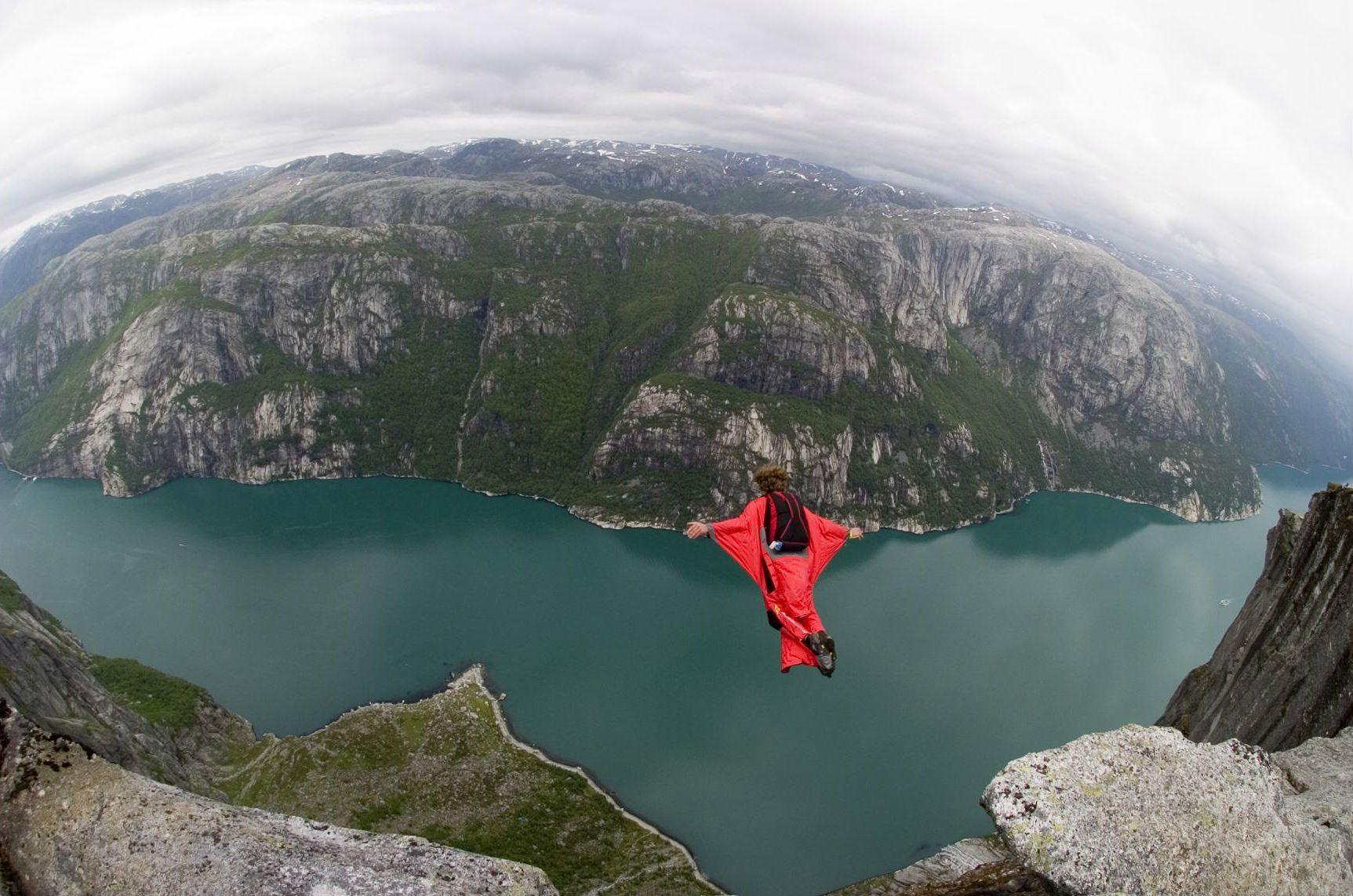 1725x1143 Wingsuit parachute flying fly flight extreme birdman diving skydive skydiving people 1wingsuit suit people wallpaperx1143