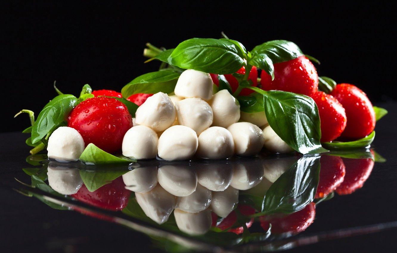 1332x850 Wallpaper leaves, drops, reflection, cheese, tomatoes, cheese, Basil, mozzarella, Tomatoes, Black background image for desktop, section еда