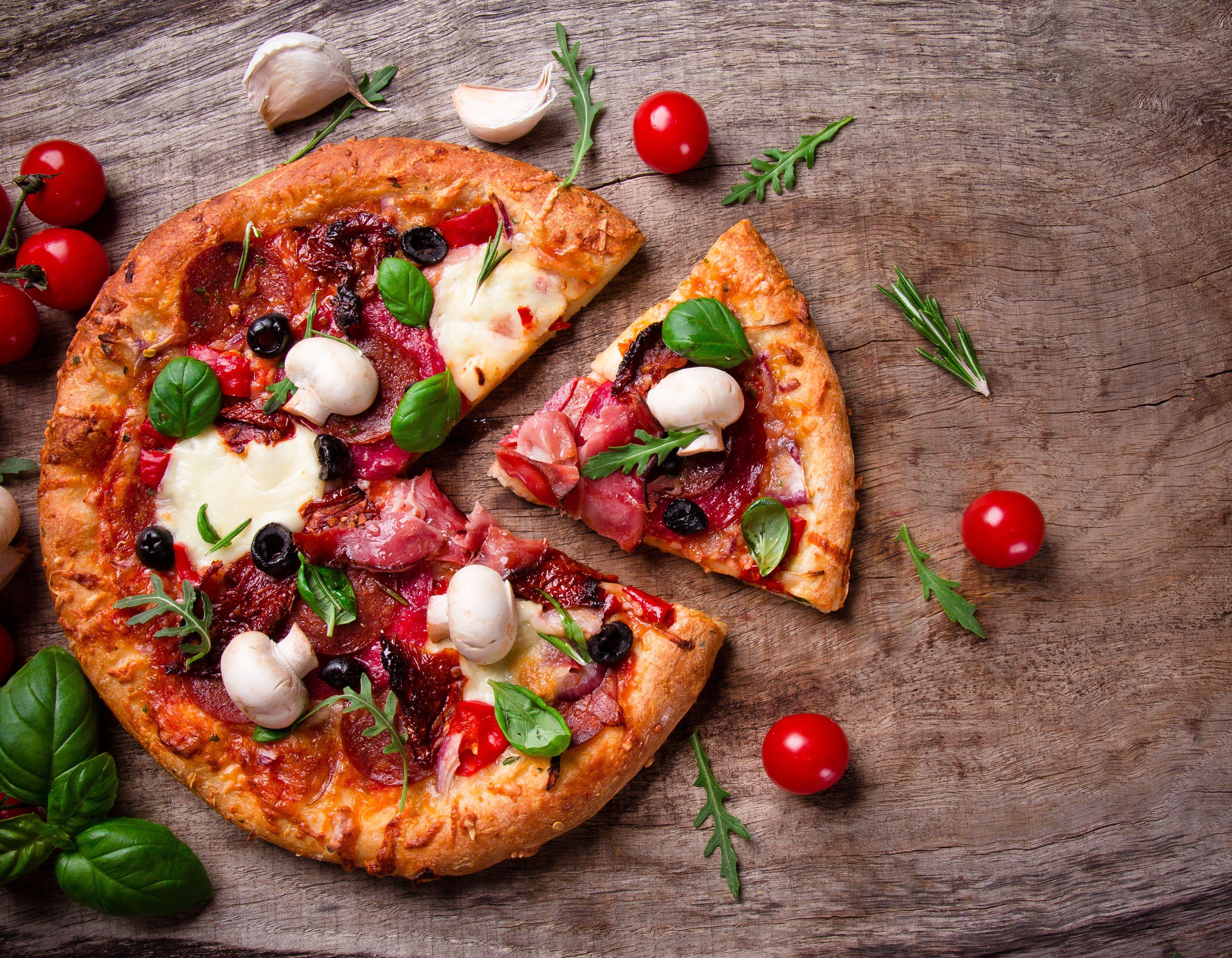 4001x3110 Tomate Mozzarella Wallpaper. Tomate Mozzarella Wallpaper, Gooey Mozzarella Wallpaper and Mozzarella Tomato Background