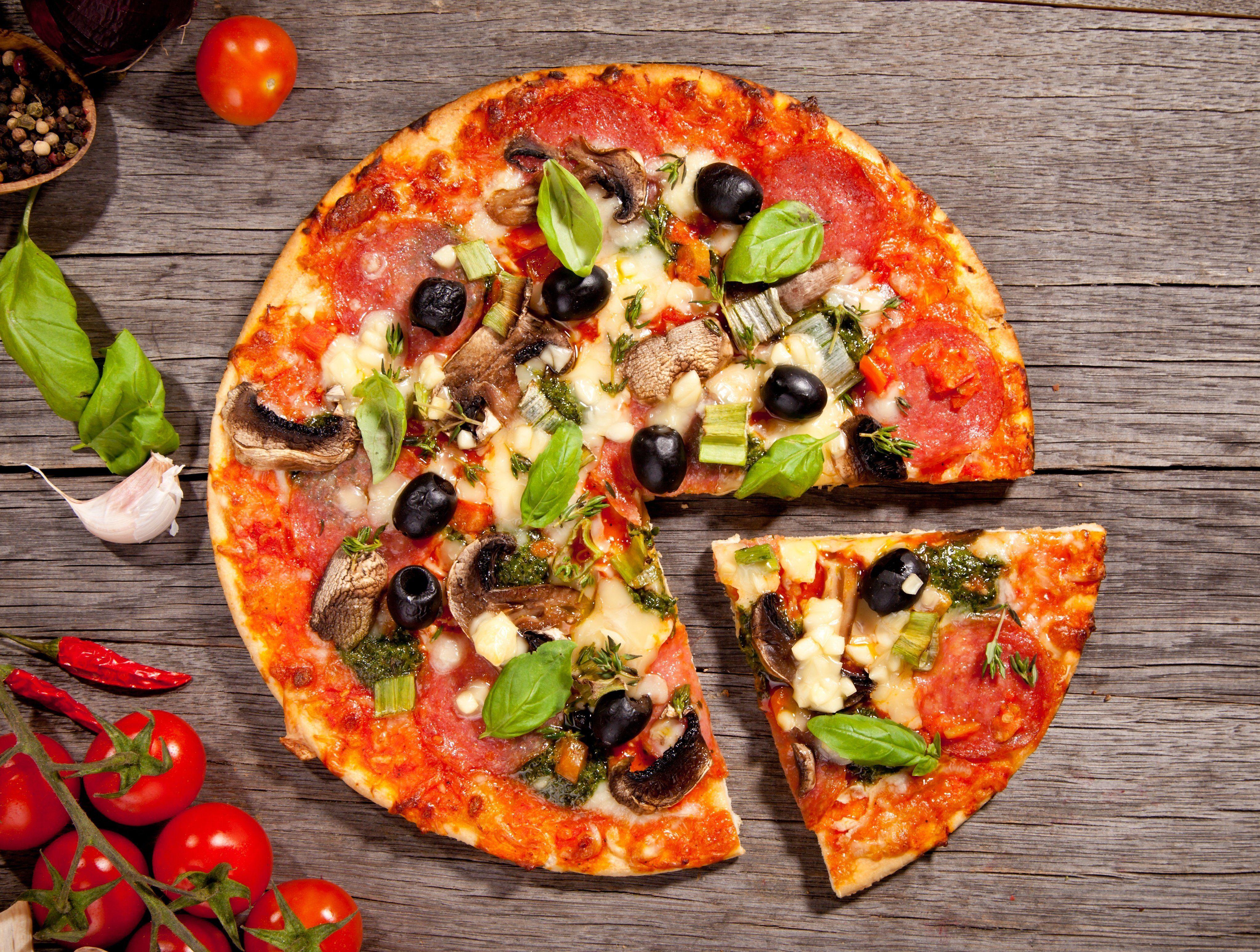 4090x3090 Pizza salami slice spices garlic pizza dish tomatoes cheese food olives wallpaperx3090