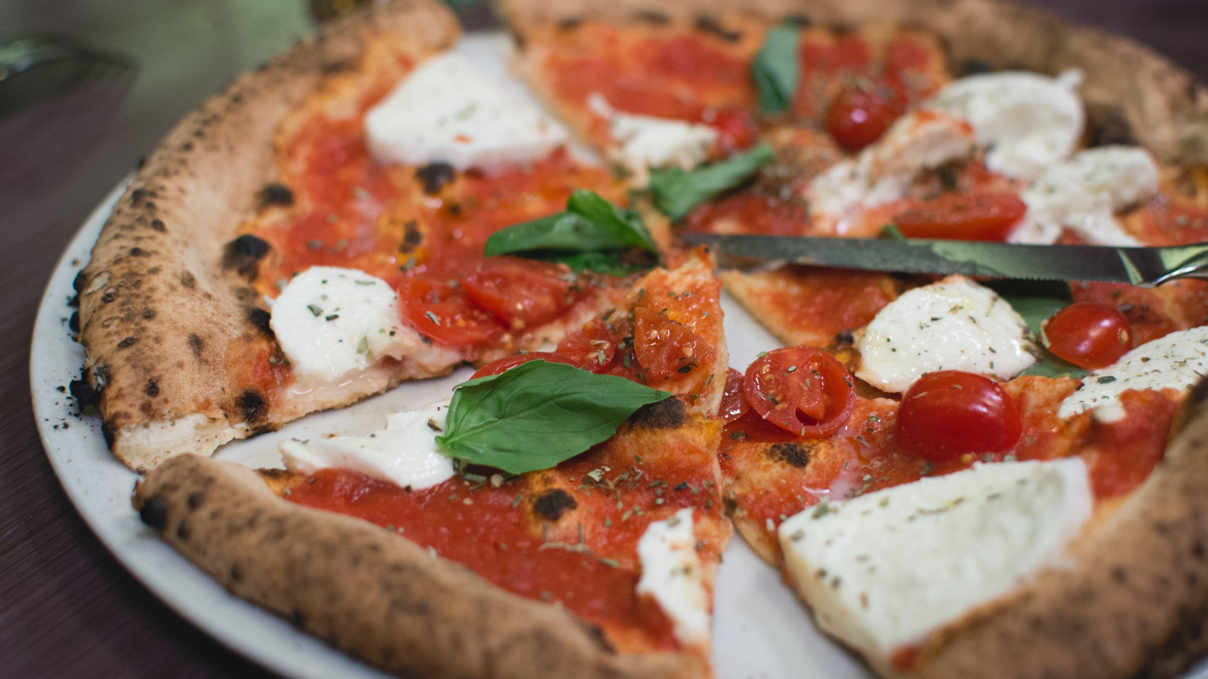 3840x2160 Wallpaper Pizza, tomato, mozzarella, basil, Food