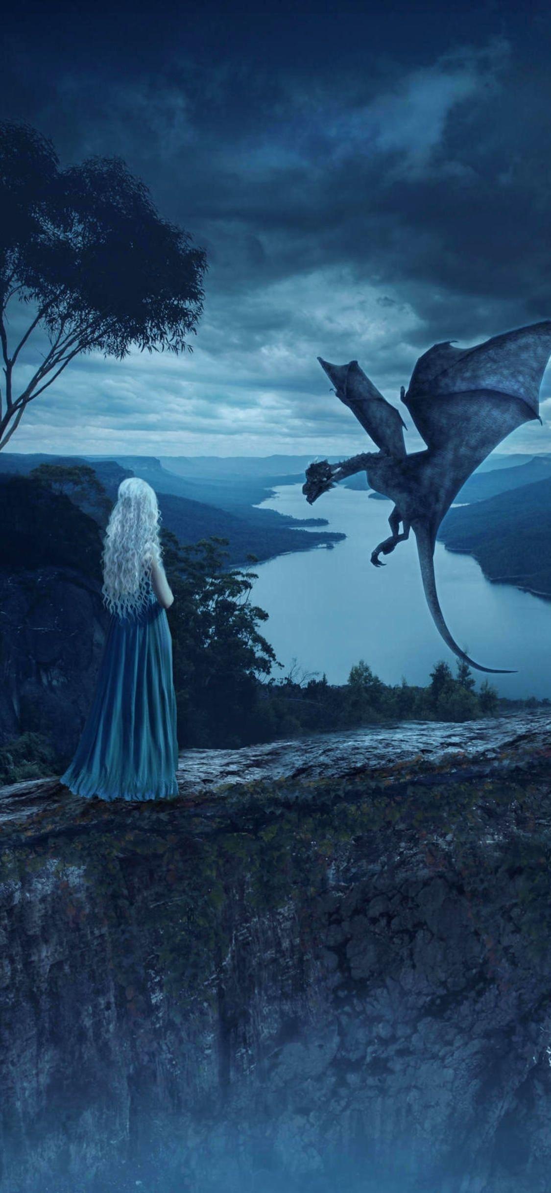 1125x2436 Daenerys With Dragon Wings Wallpaper
