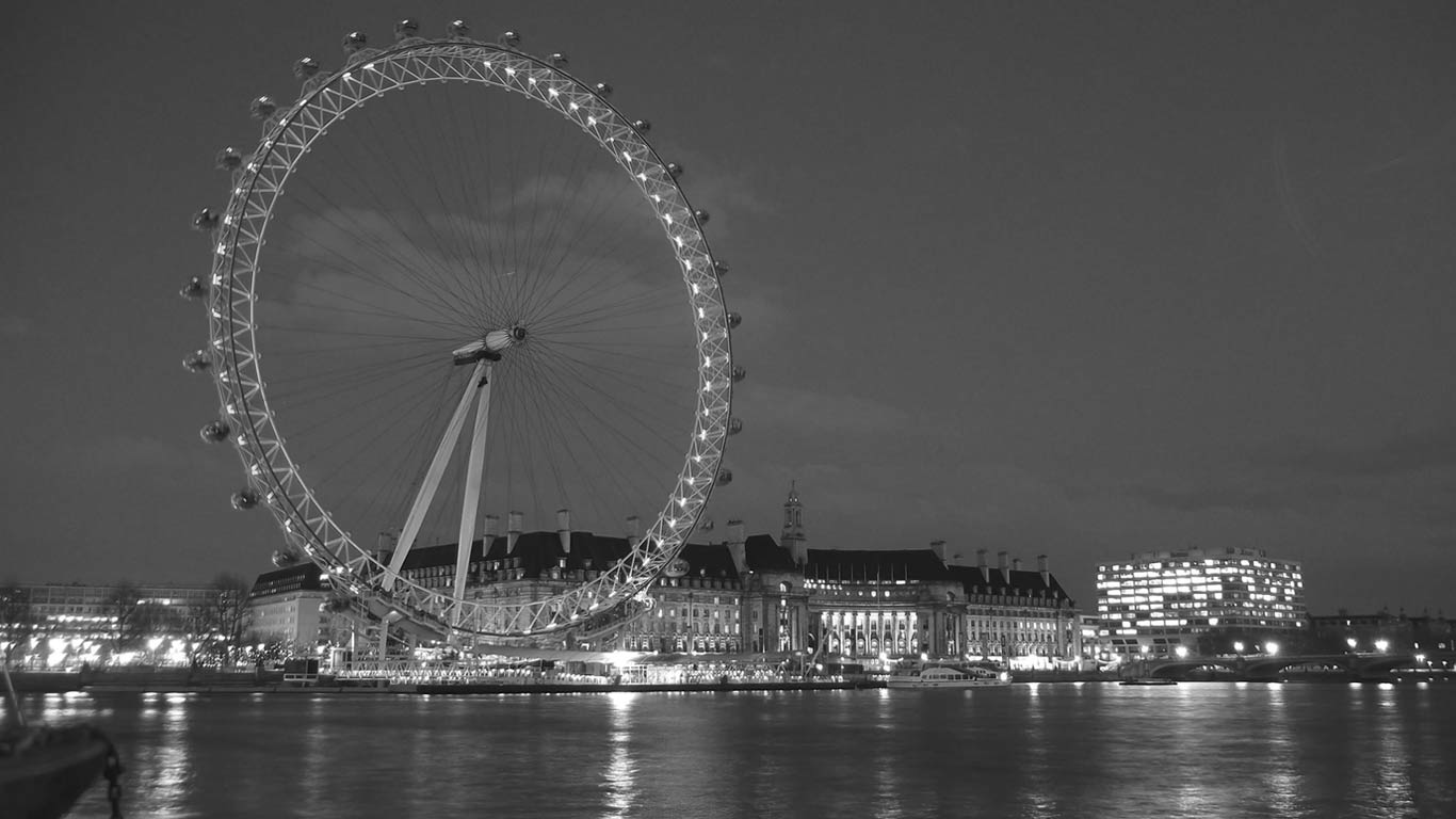 1366x768 Black And White London Wallpaper