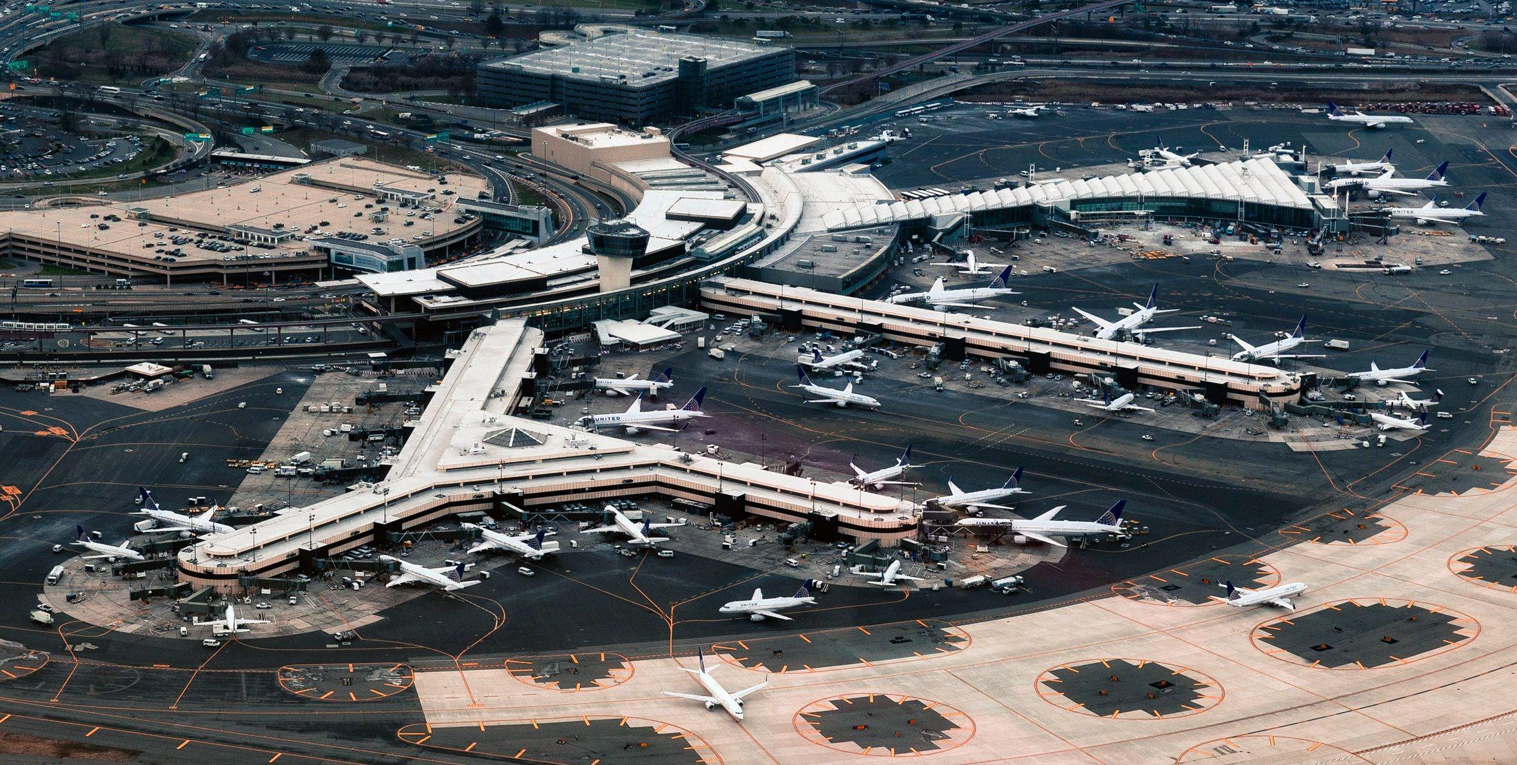 2200x1110 Aerial Aircraft Airplane Airport Usa Vehicle Wallpaper:2200x1110