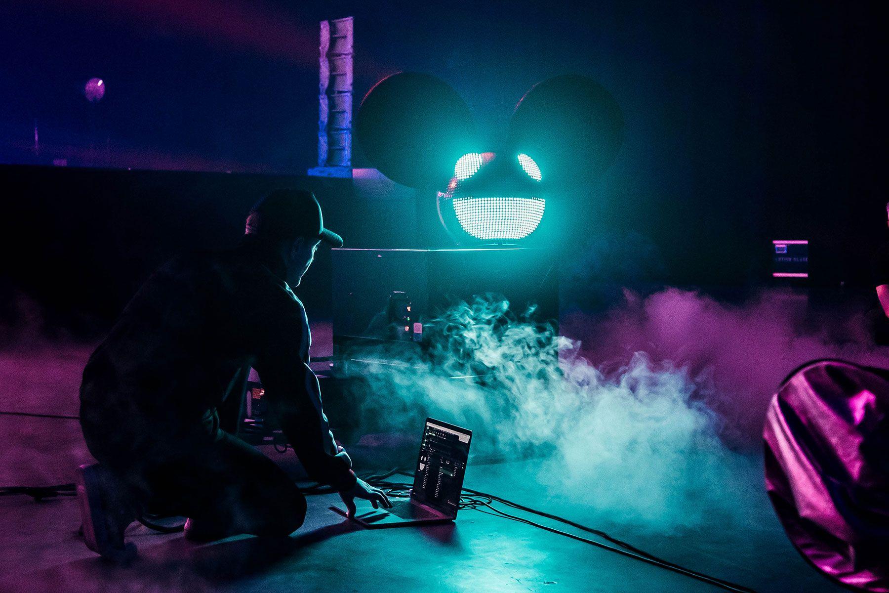 1800x1200 Your next desktop wallpaper. You're welcome. (Grabbed from cubev3.com)