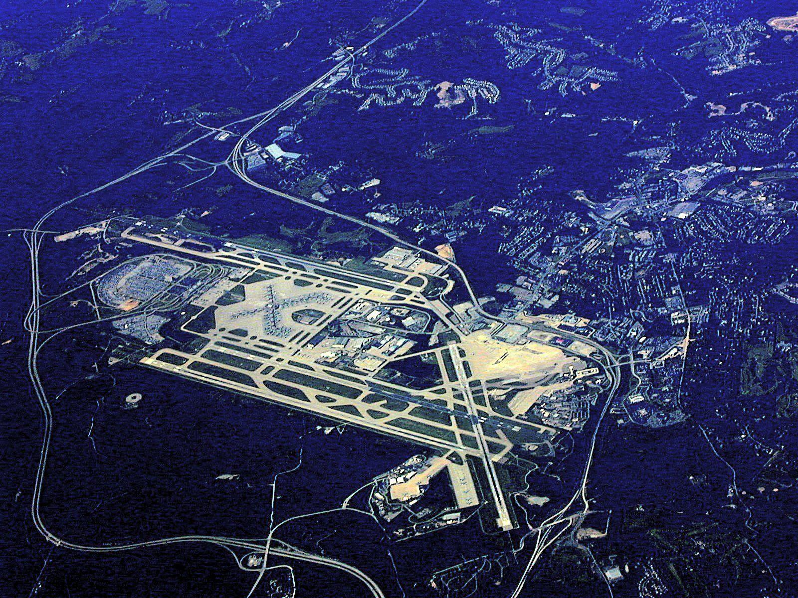1600x1200 Pittsburgh International Airport aerial