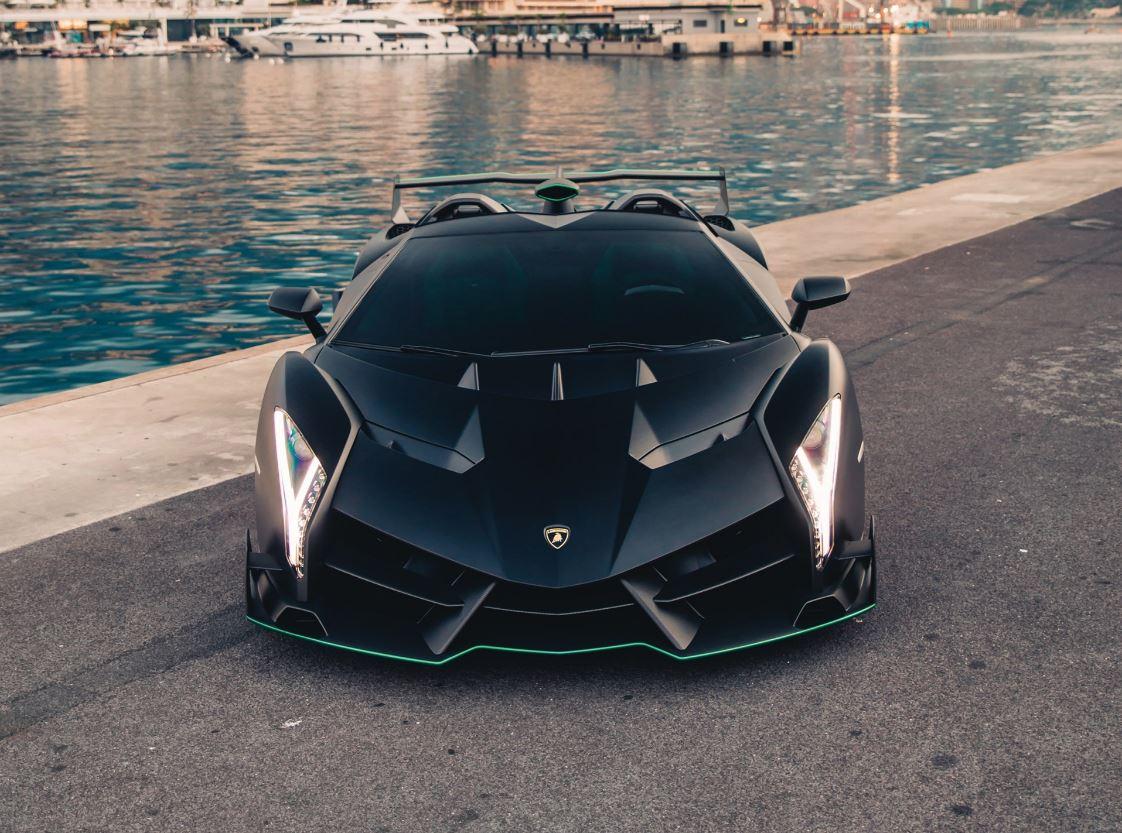 1122x833 Stunning 2015 Lamborghini Veneno Roadster Heads to Auction