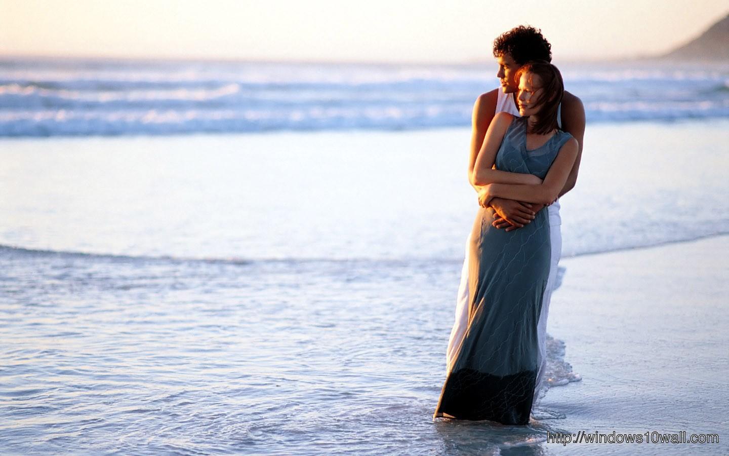 1440x900 Romantic Couple In Beach Wallpaper