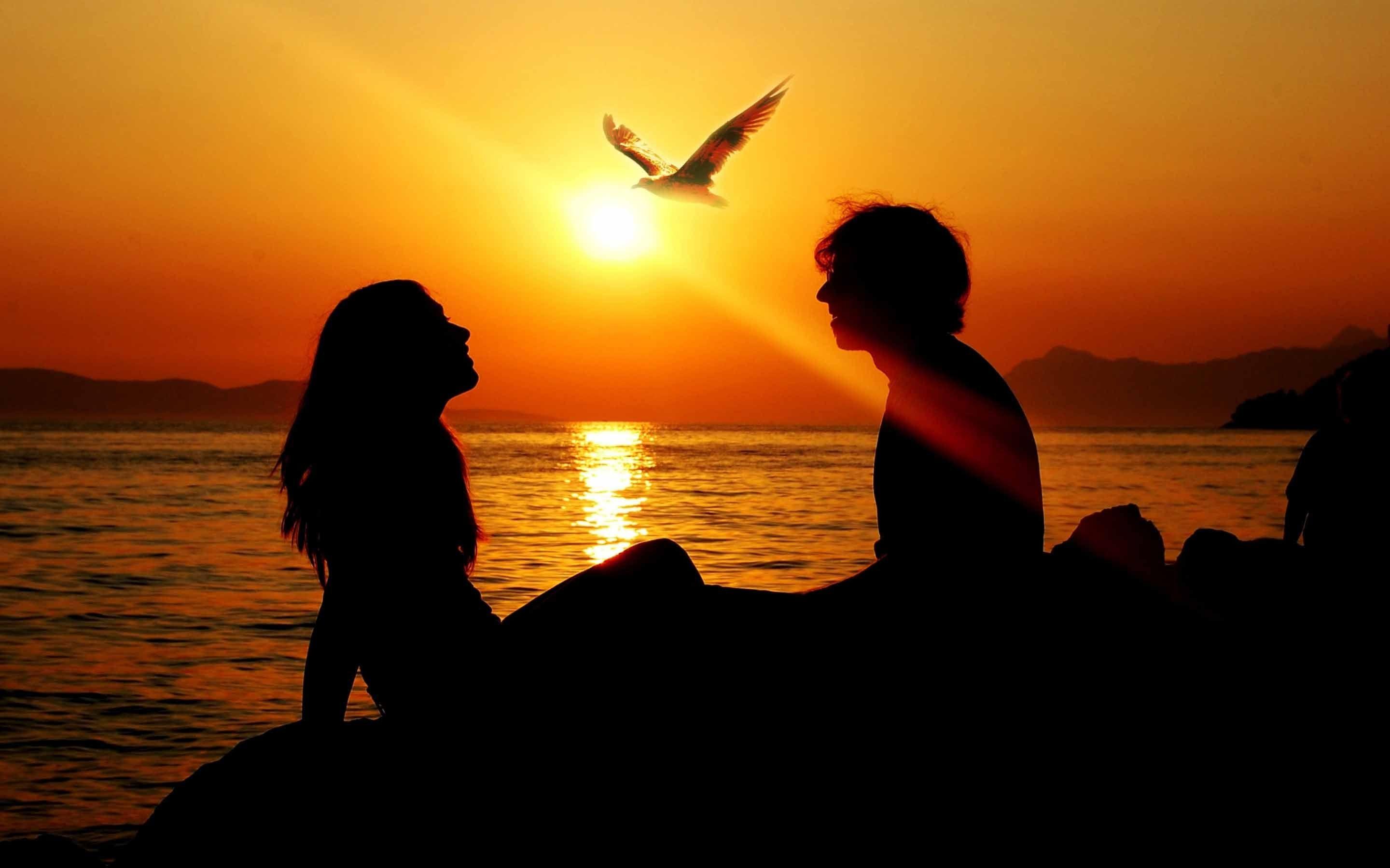 2880x1800 Romantic Couple Sunset MacBook Air Wallpaper Download