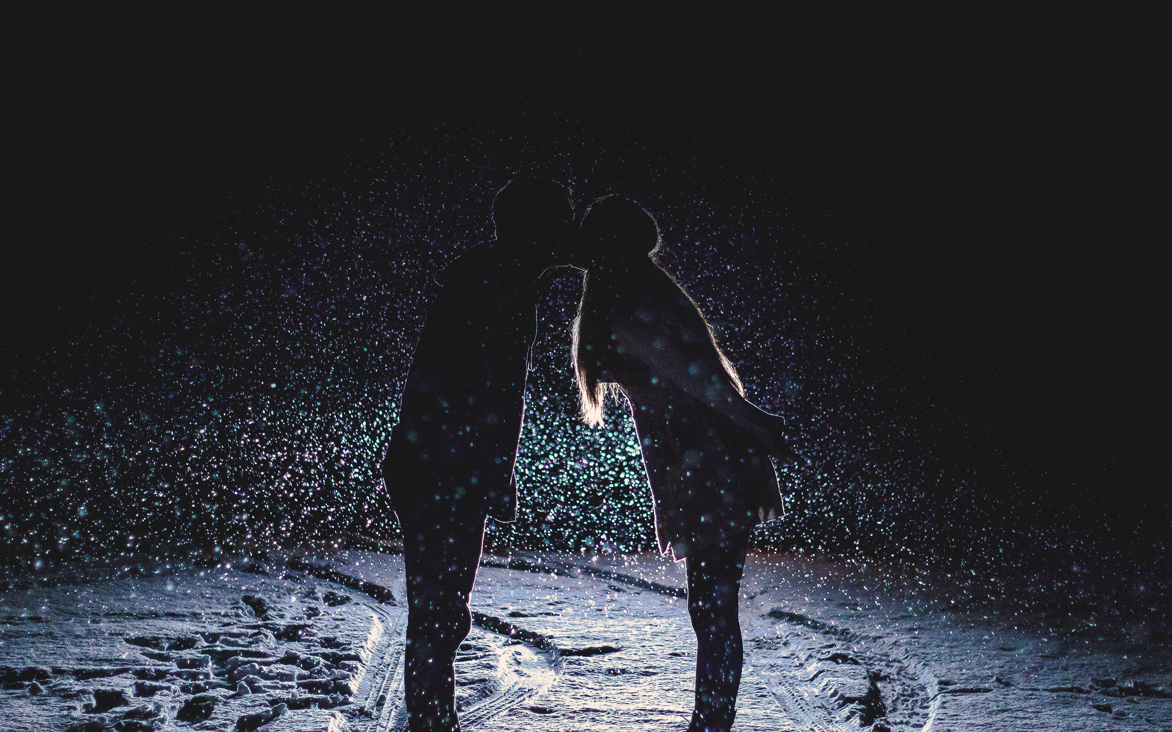 3840x2400 Kiss Love Dark Couple Romantic Winter Wallpaper