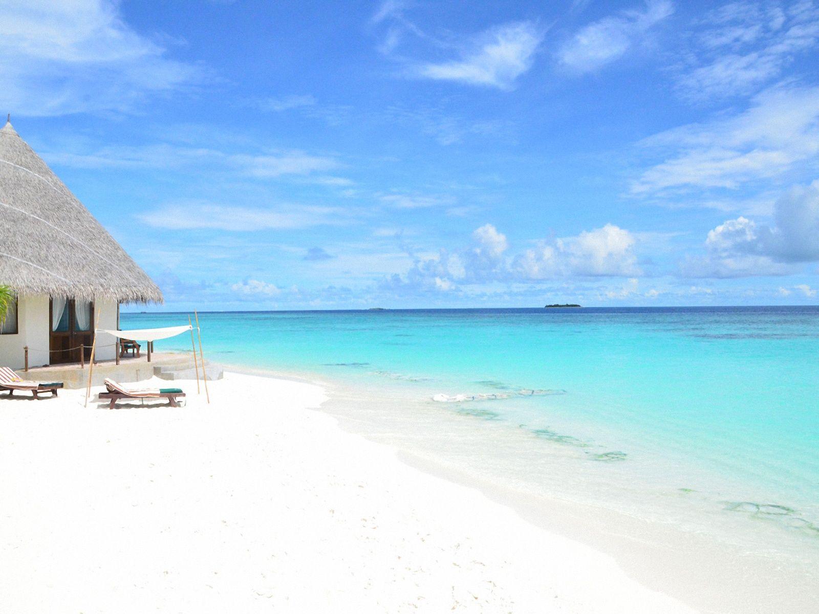 1600x1200 Peaceful Beach wallpaper. Peaceful Beach