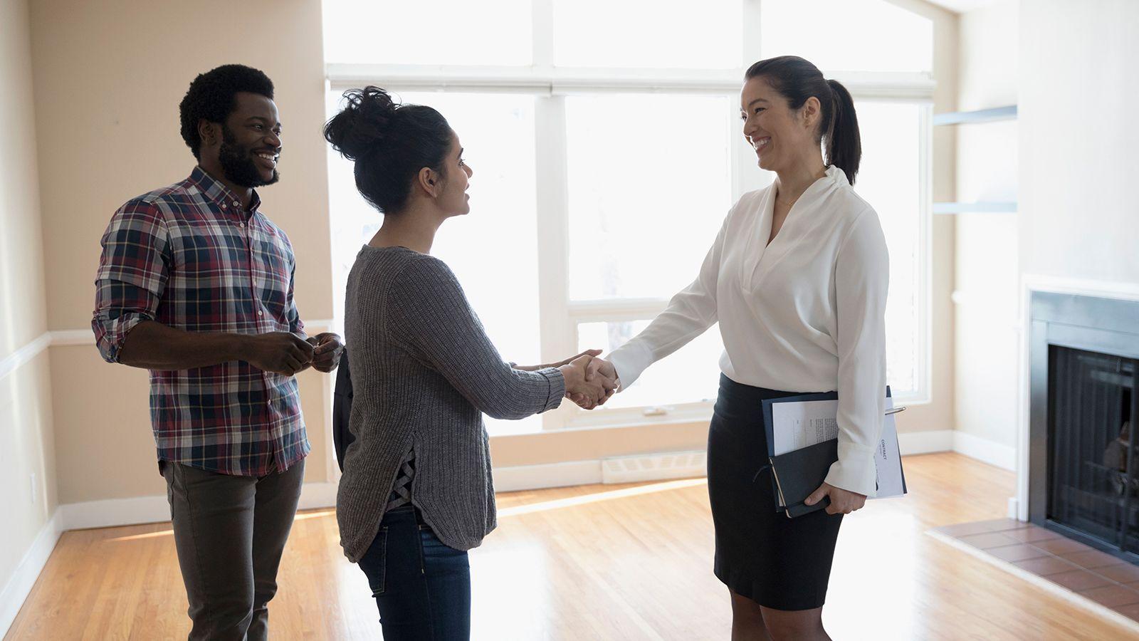 1600x900 Questions to Ask to Find the Right Real Estate Agent for You