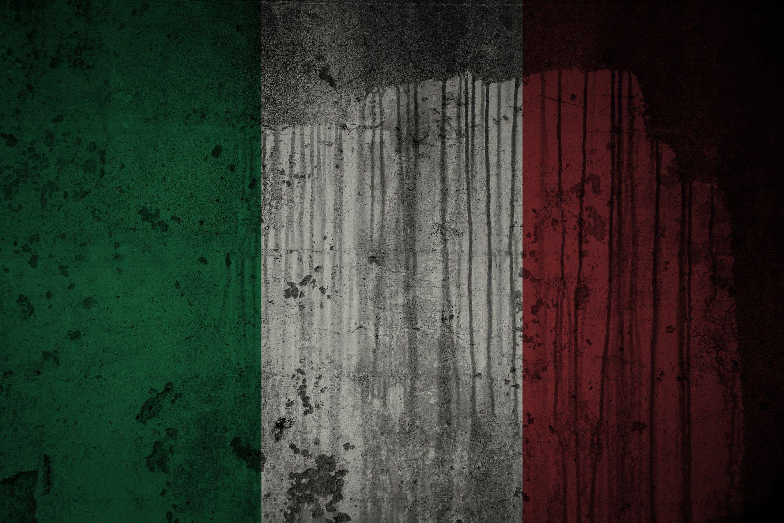 2560x1707 grunge, flags, Italian, Italy Wallpaper /