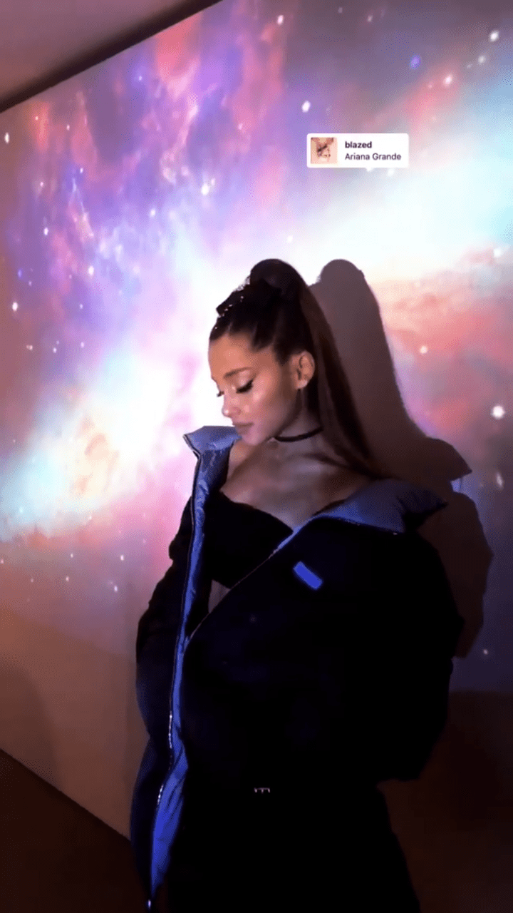 720x1280 Image about wallpaper in ariana grande ♡ by 赤ちゃん♡